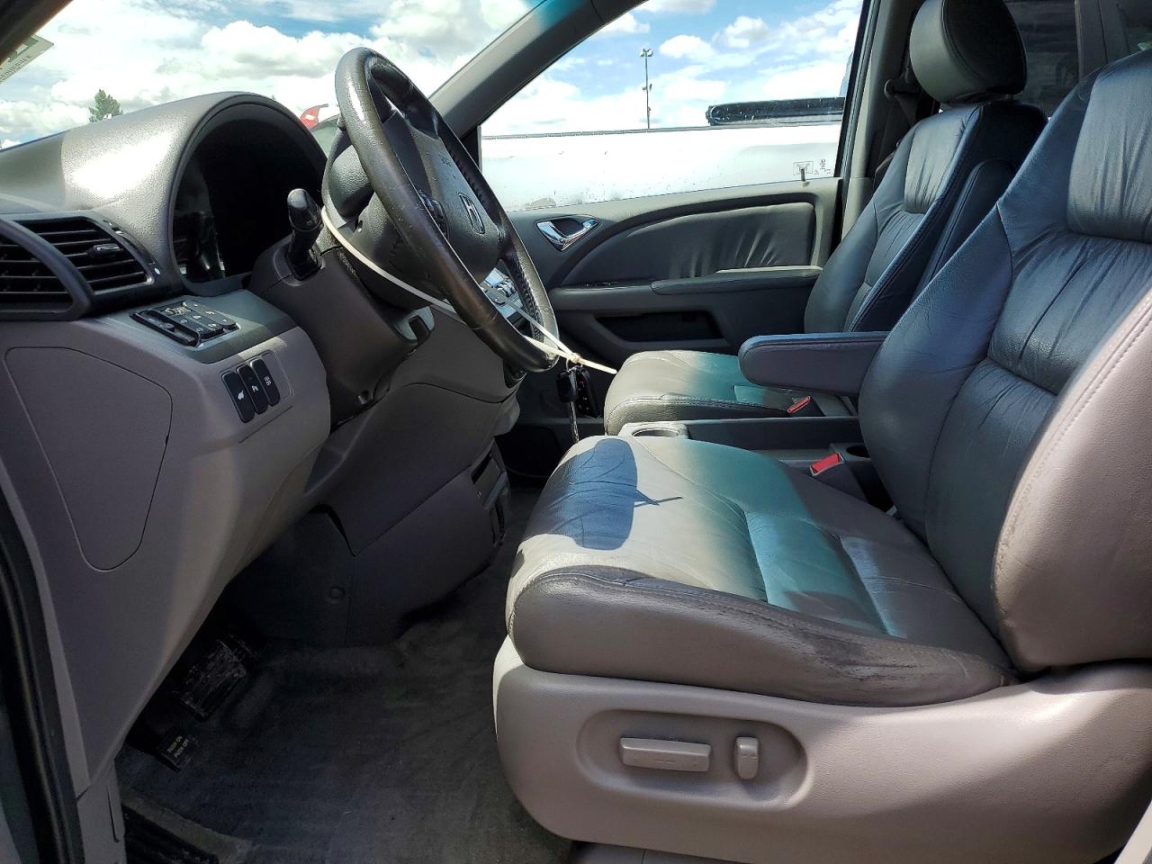 2010 Honda Odyssey Touring Silver vin: 5FNRL3H97AB096957