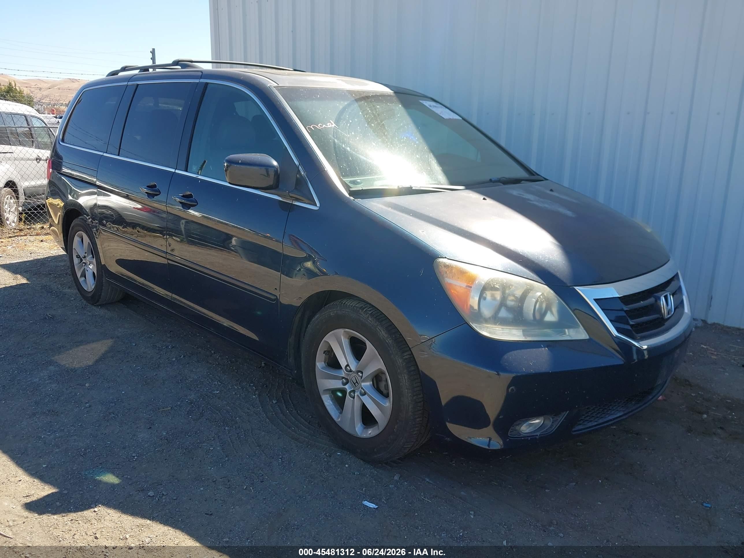 2010 Honda Odyssey Touring Dark Blue vin: 5FNRL3H98AB005260