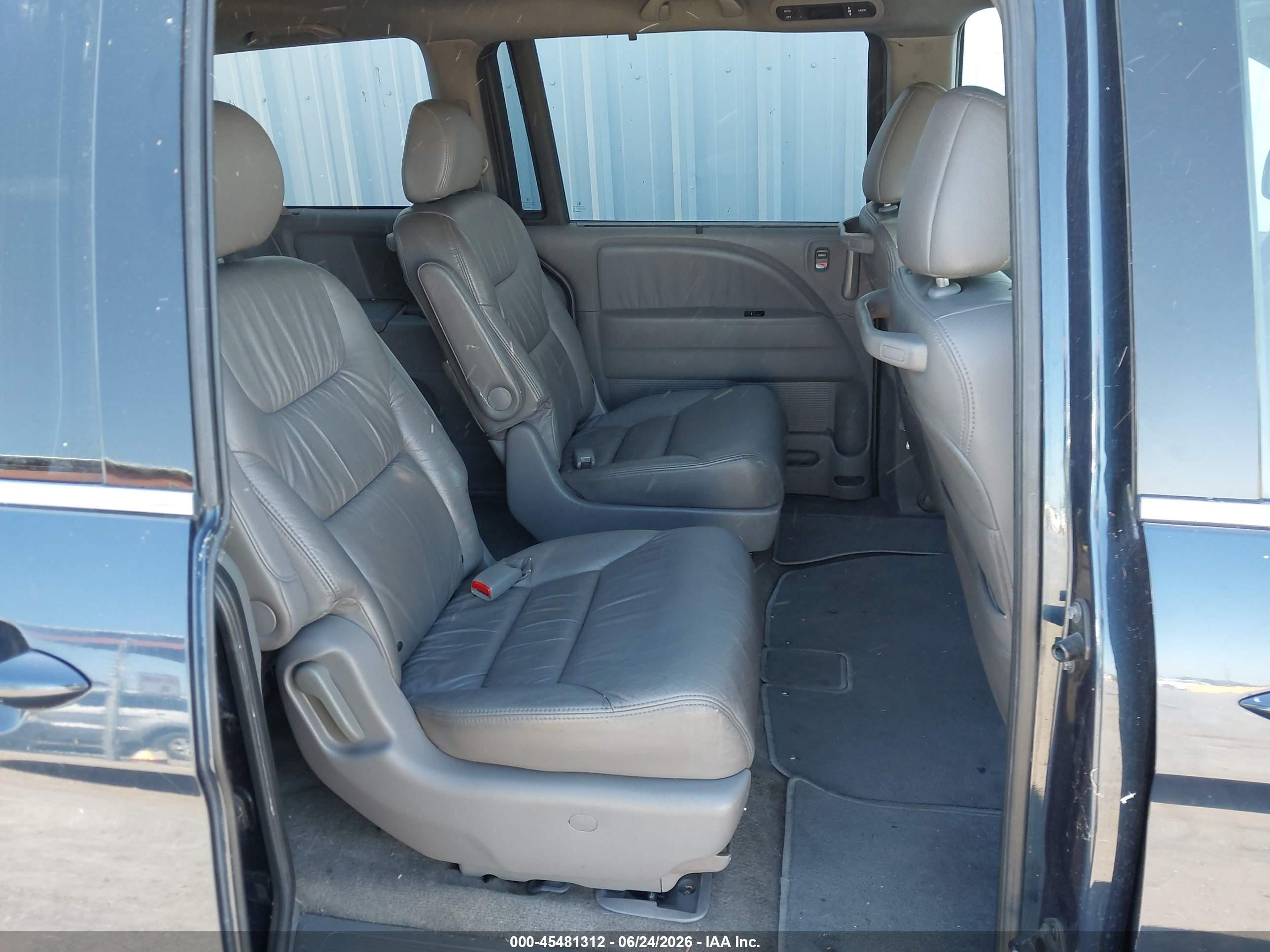 2010 Honda Odyssey Touring Dark Blue vin: 5FNRL3H98AB005260