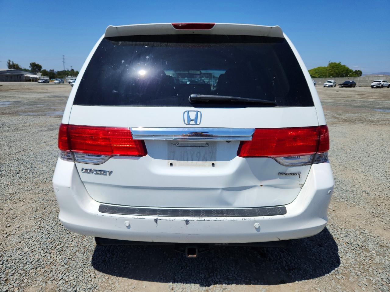 2010 Honda Odyssey Touring White vin: 5FNRL3H98AB055544