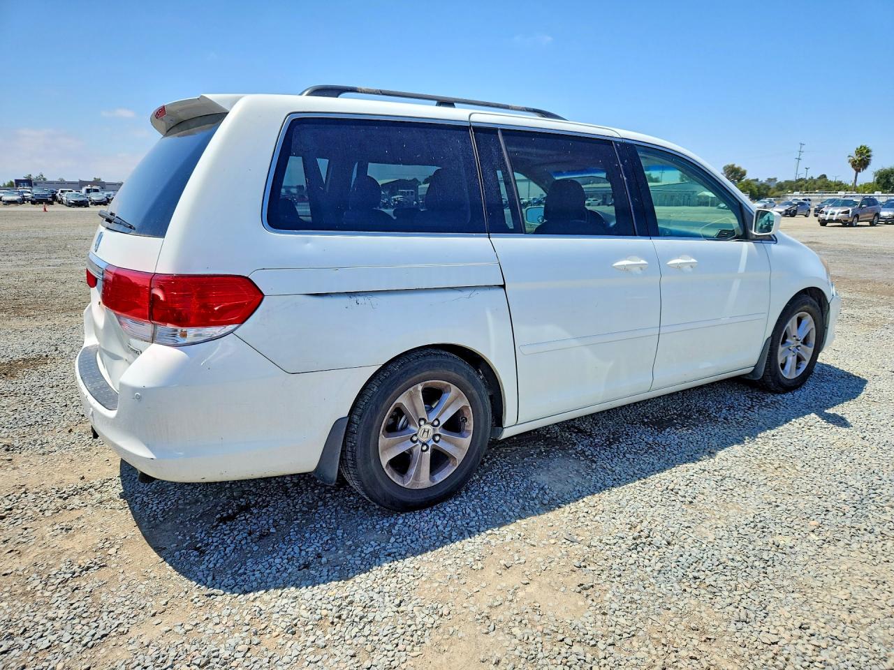 2010 Honda Odyssey Touring White vin: 5FNRL3H98AB055544