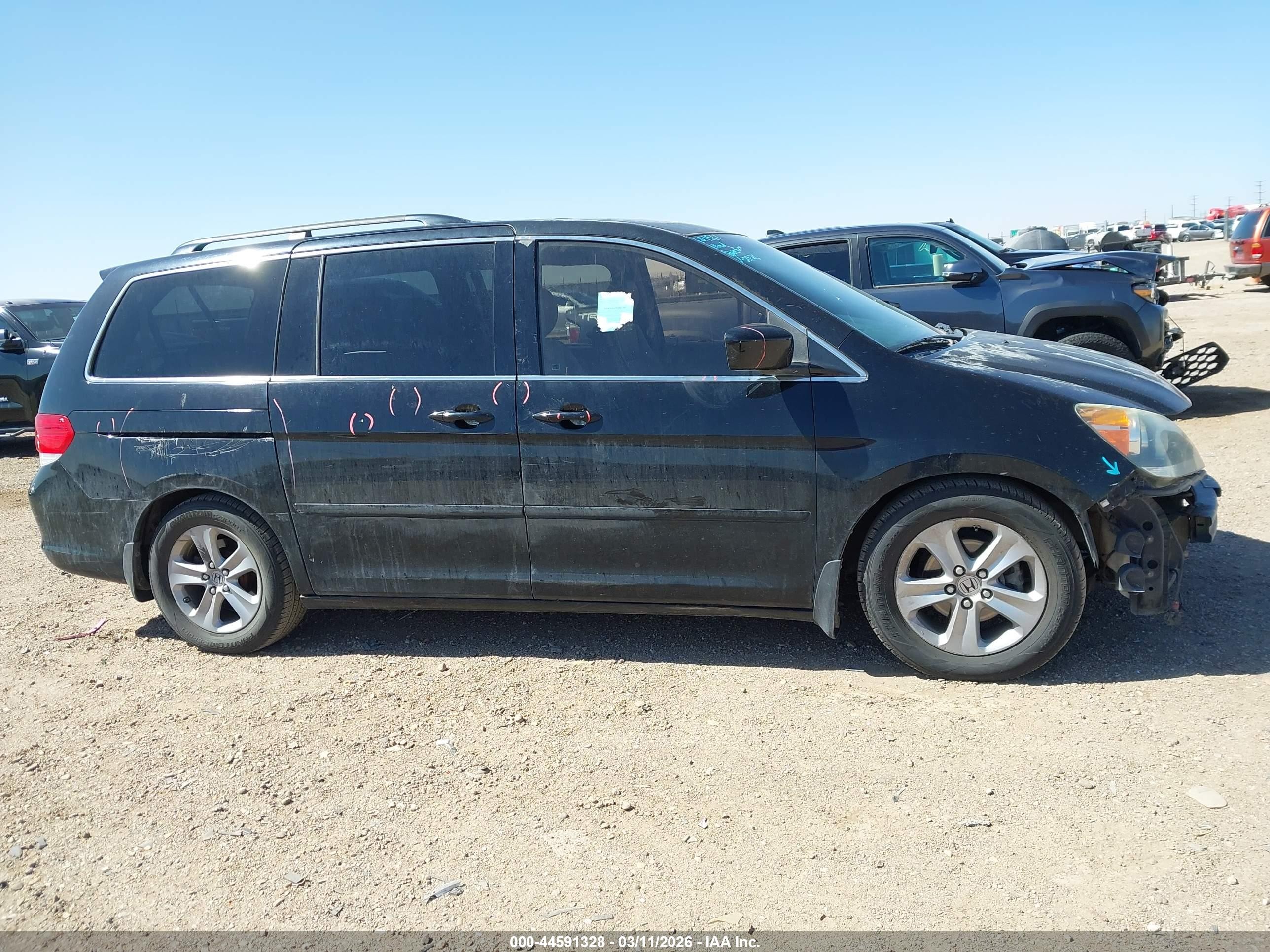2010 Honda Odyssey Touring Черный vin: 5FNRL3H99AB067914