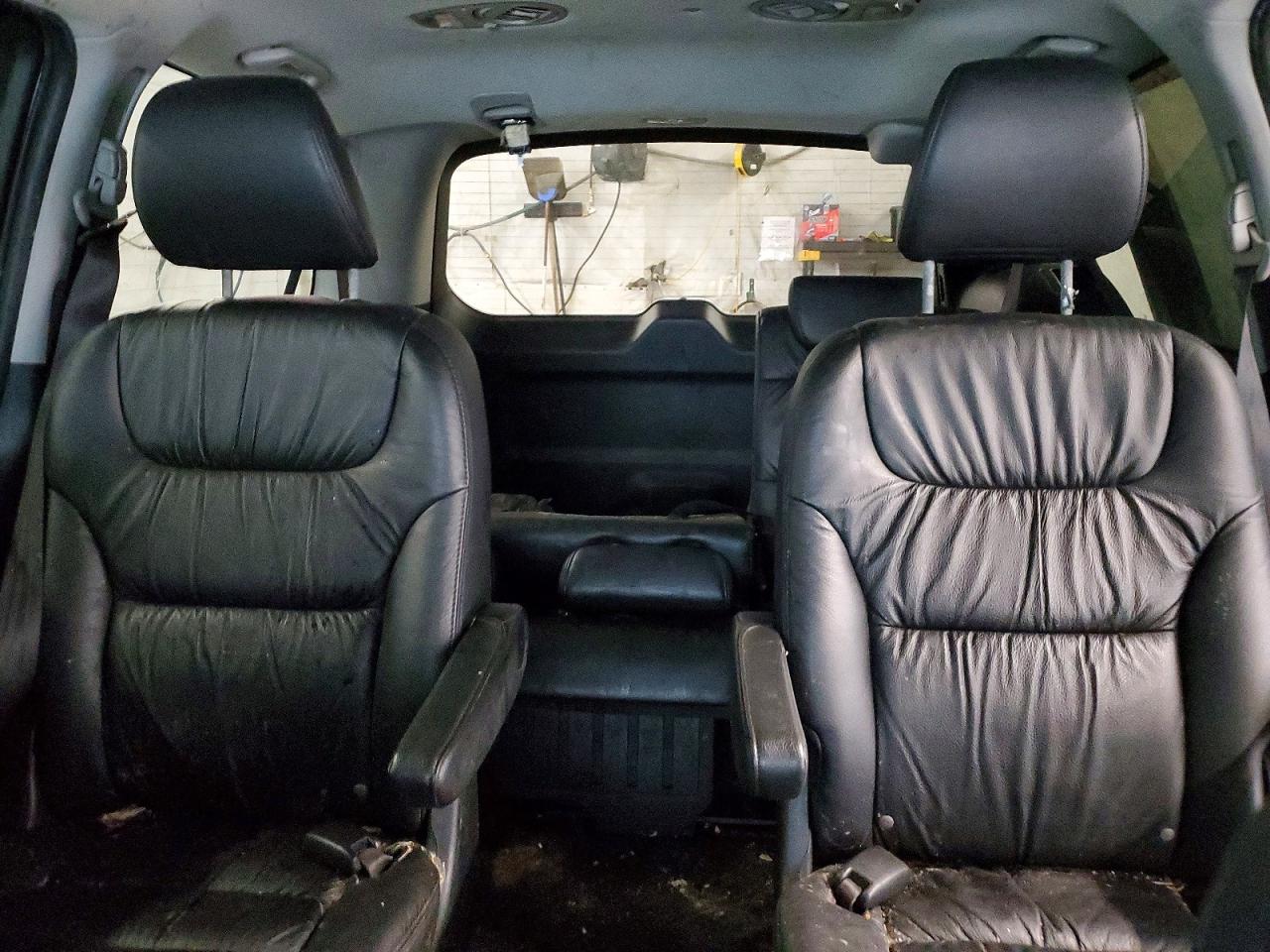 2010 Honda Odyssey Touring Silver vin: 5FNRL3H99AB090111