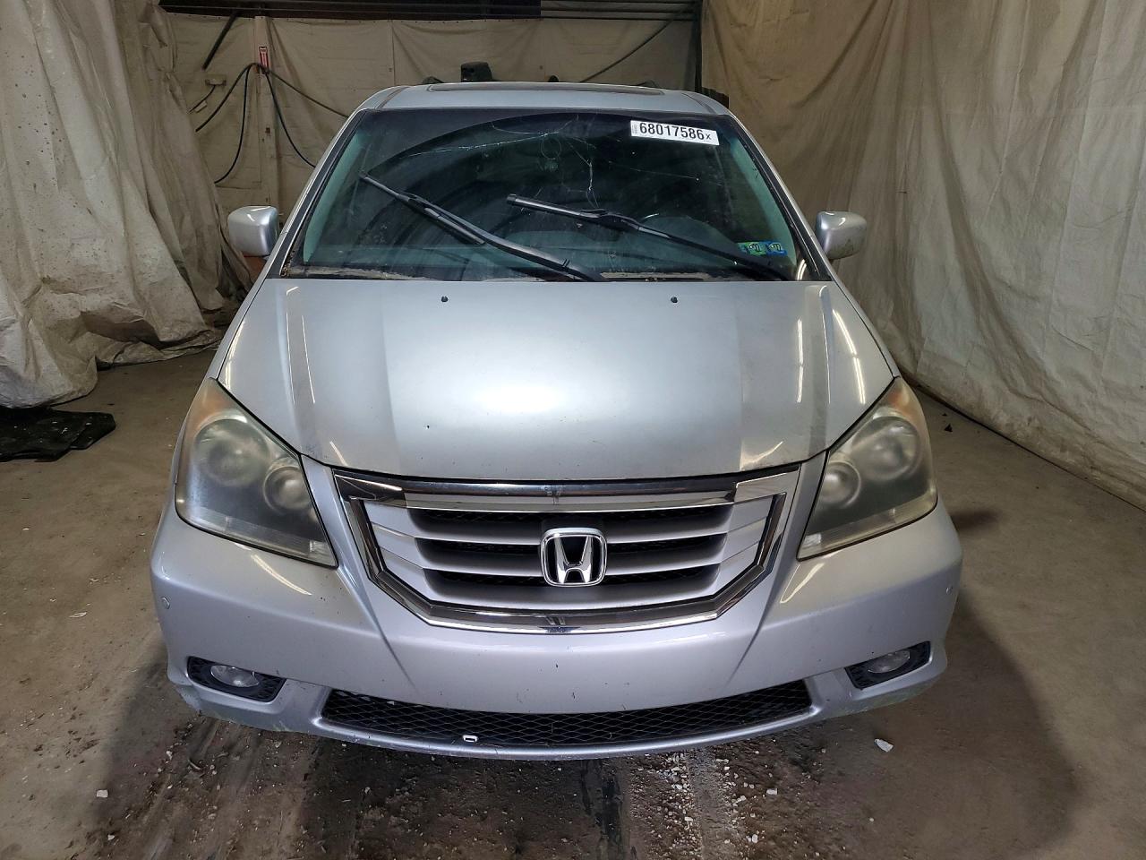 2010 Honda Odyssey Touring Silver vin: 5FNRL3H99AB090111