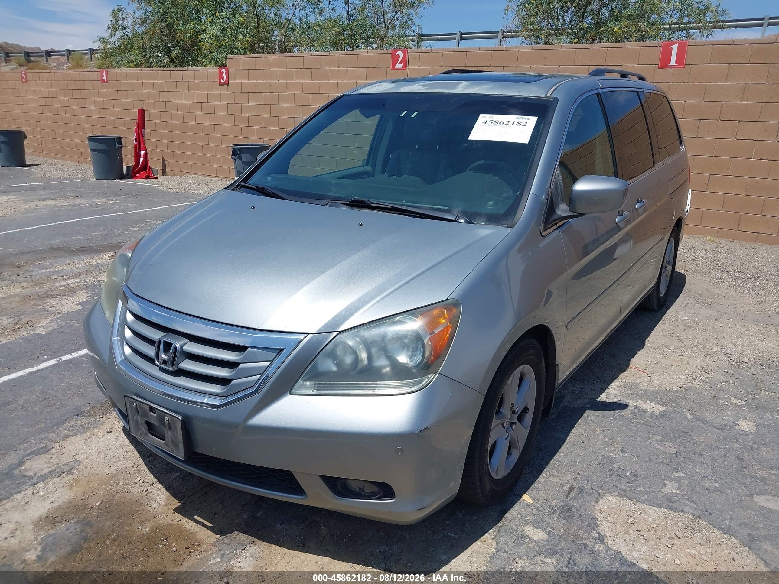 2010 Honda Odyssey Touring Silver vin: 5FNRL3H9XAB096953
