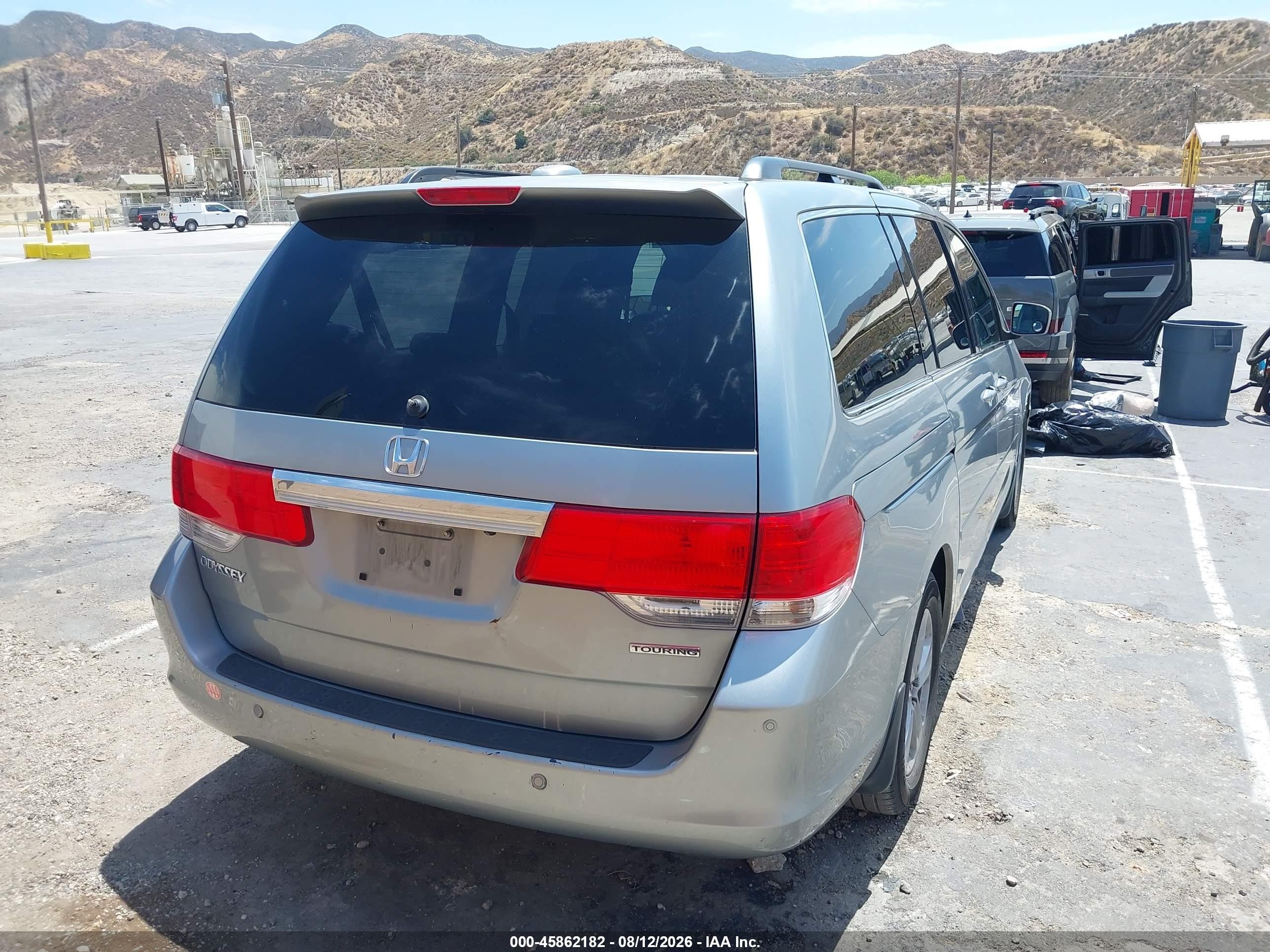 2010 Honda Odyssey Touring Silver vin: 5FNRL3H9XAB096953