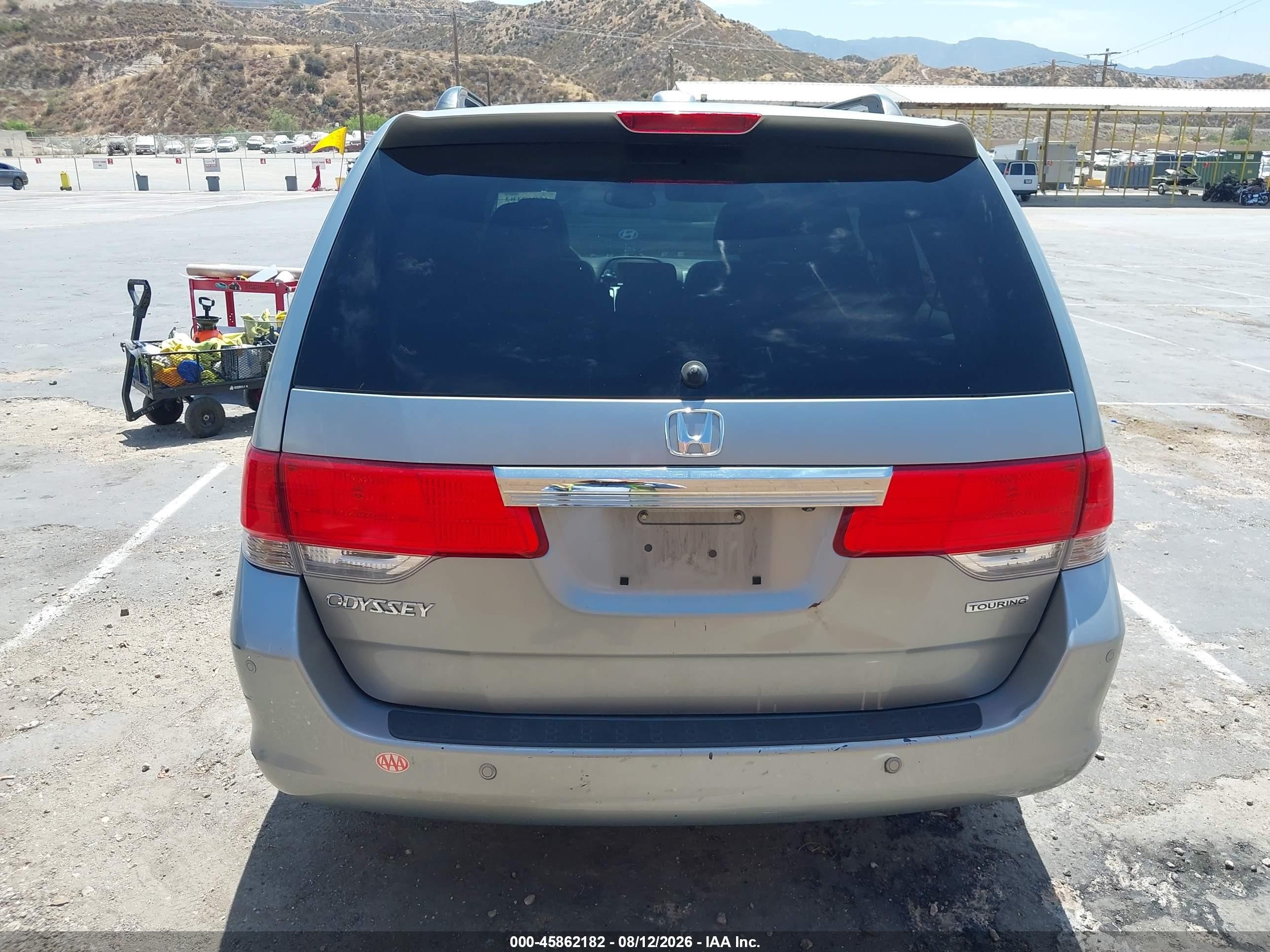 2010 Honda Odyssey Touring Silver vin: 5FNRL3H9XAB096953