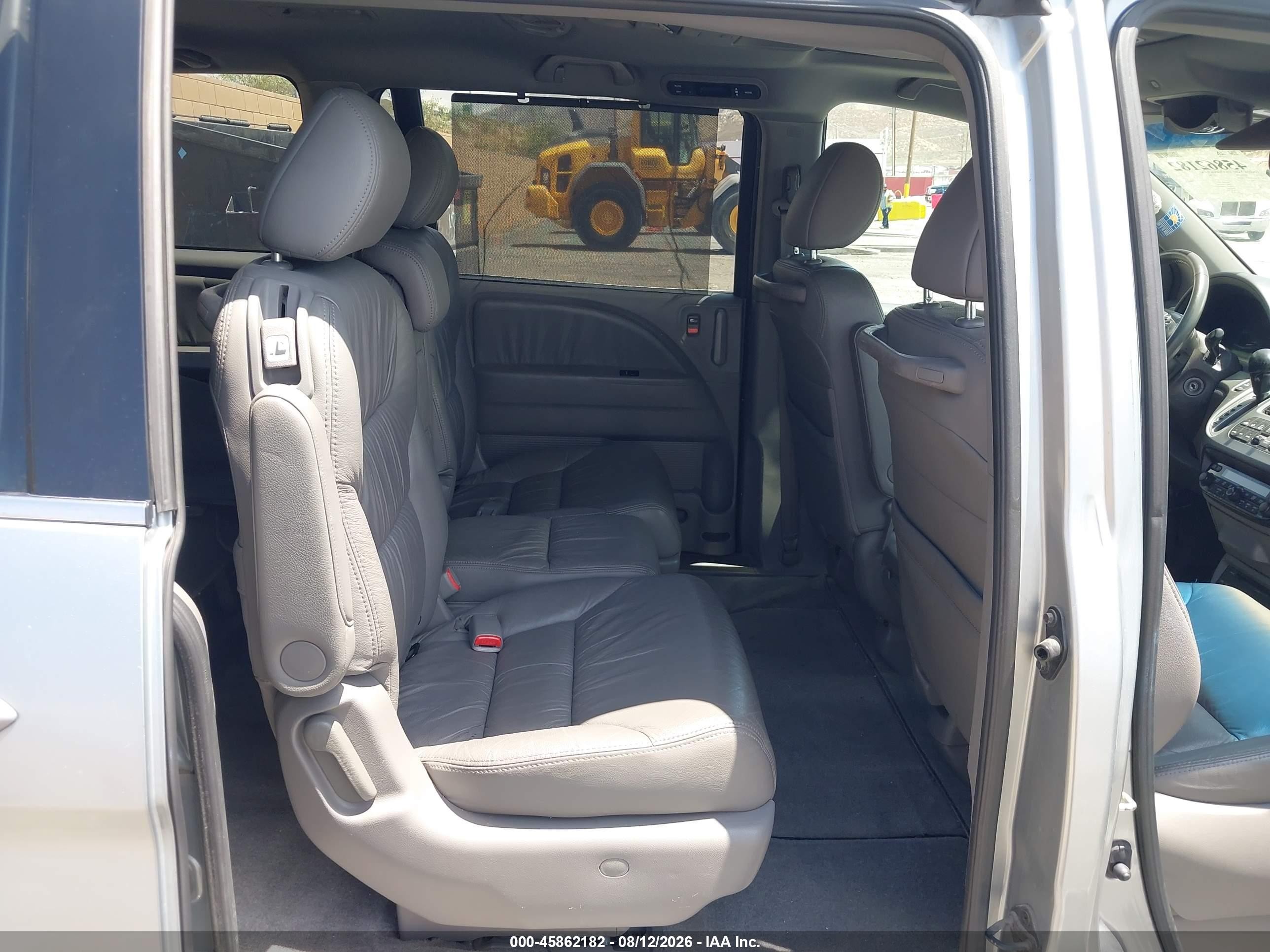 2010 Honda Odyssey Touring Silver vin: 5FNRL3H9XAB096953