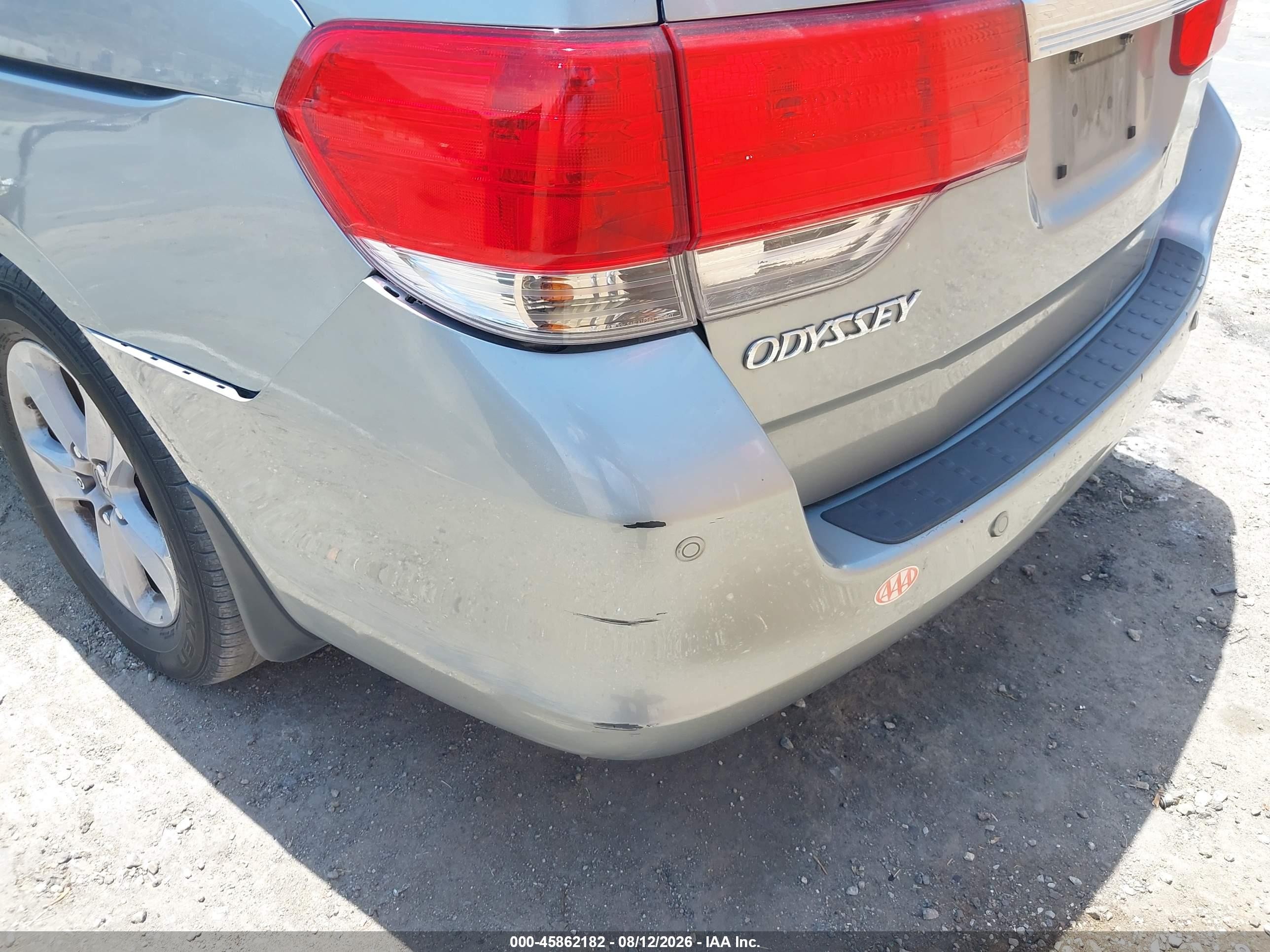2010 Honda Odyssey Touring Silver vin: 5FNRL3H9XAB096953