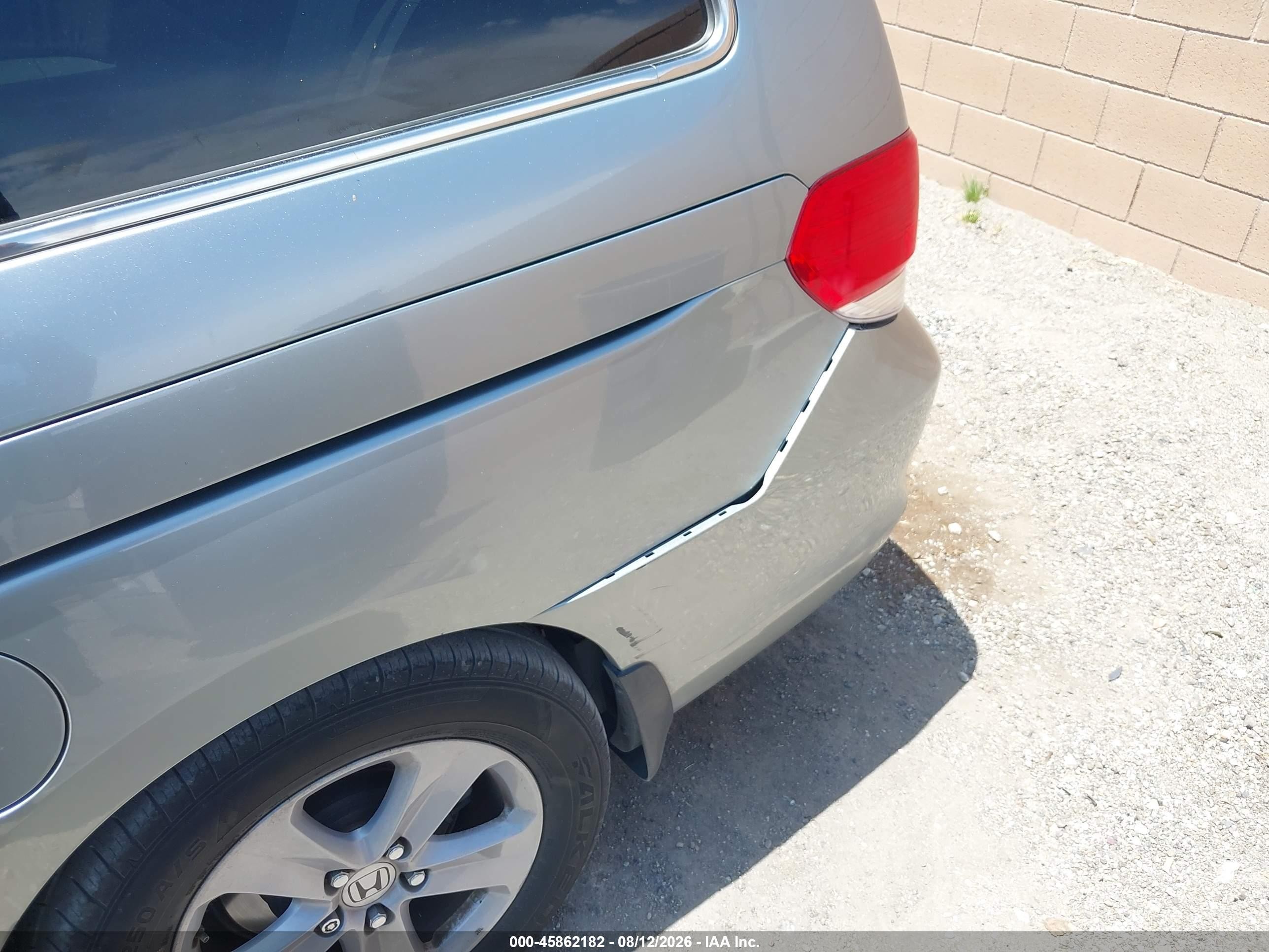 2010 Honda Odyssey Touring Silver vin: 5FNRL3H9XAB096953