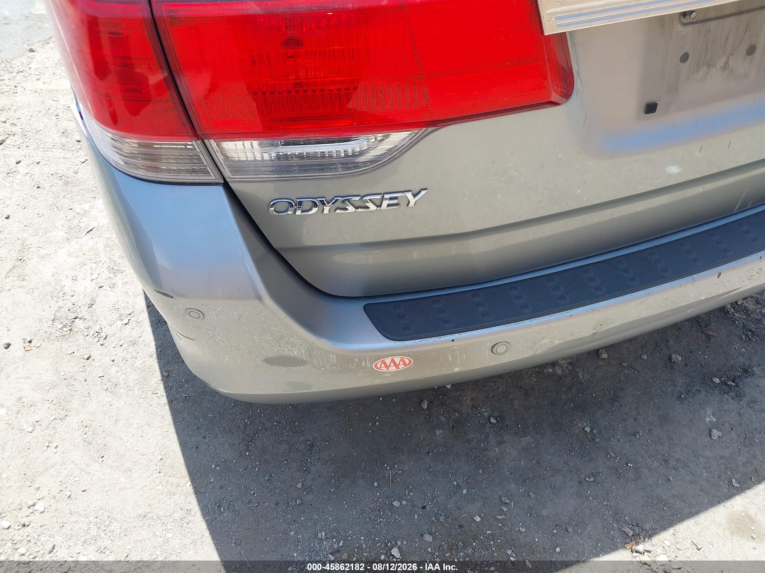 2010 Honda Odyssey Touring Silver vin: 5FNRL3H9XAB096953