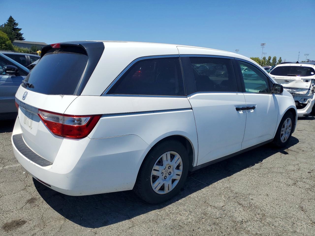 2011 Honda Odyssey Lx White vin: 5FNRL5H20BB021520