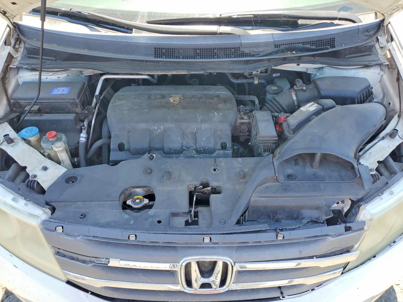 2011 Honda Odyssey Lx White vin: 5FNRL5H20BB021520