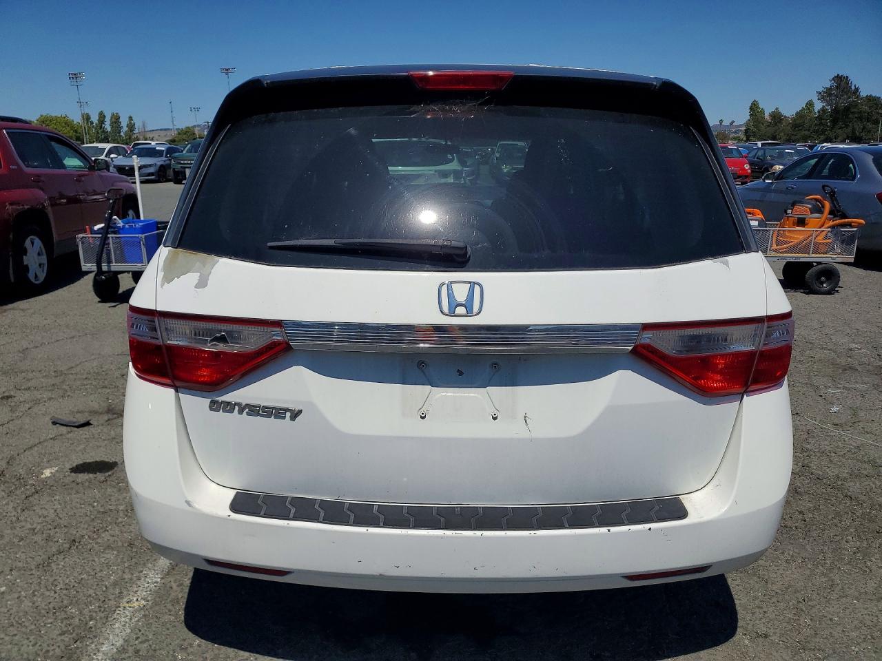 2011 Honda Odyssey Lx White vin: 5FNRL5H20BB021520