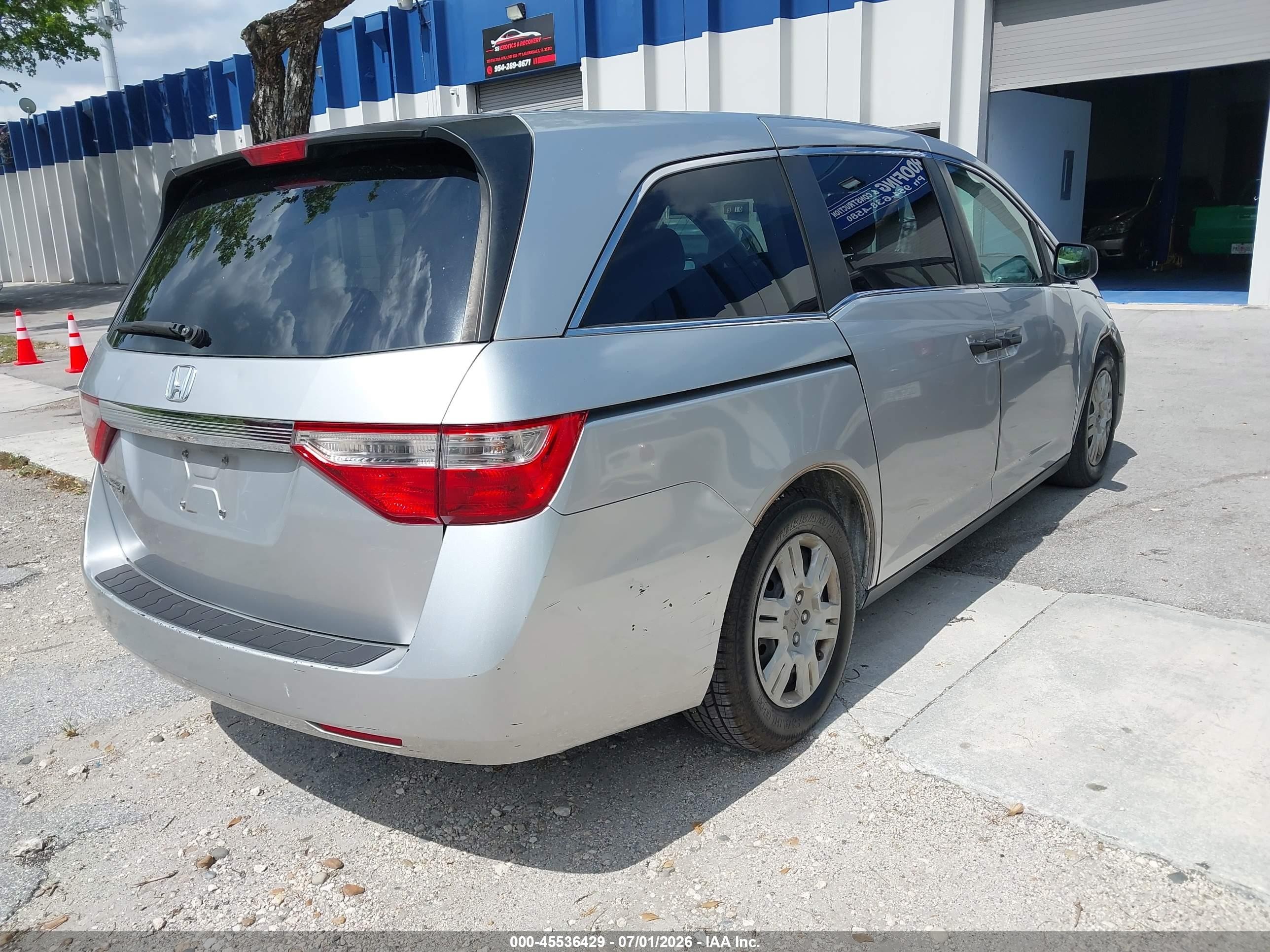 2012 Honda Odyssey Lx Silver vin: 5FNRL5H20CB012723