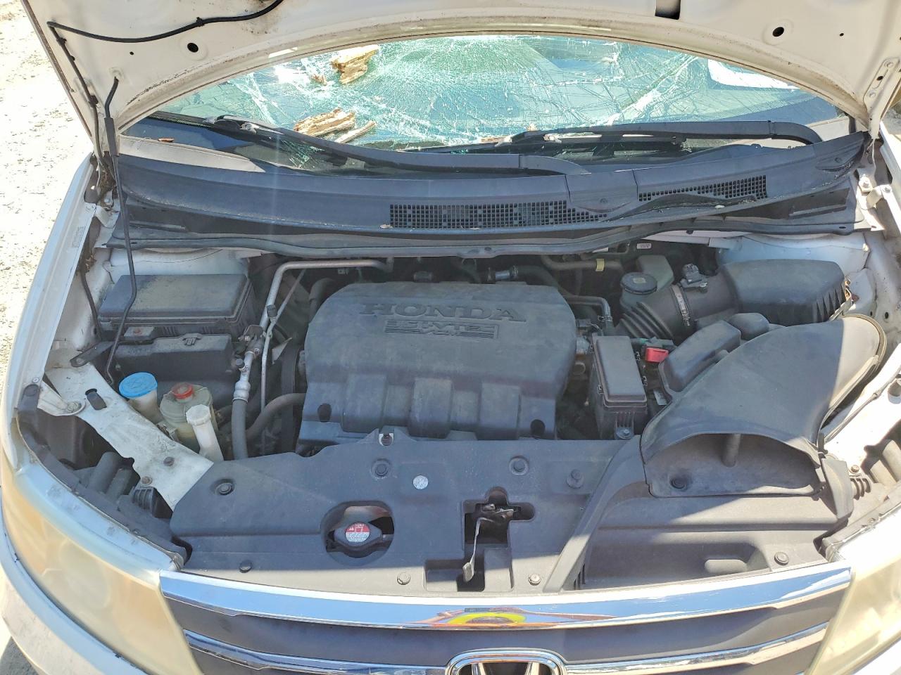 2012 Honda Odyssey Lx White vin: 5FNRL5H20CB106939