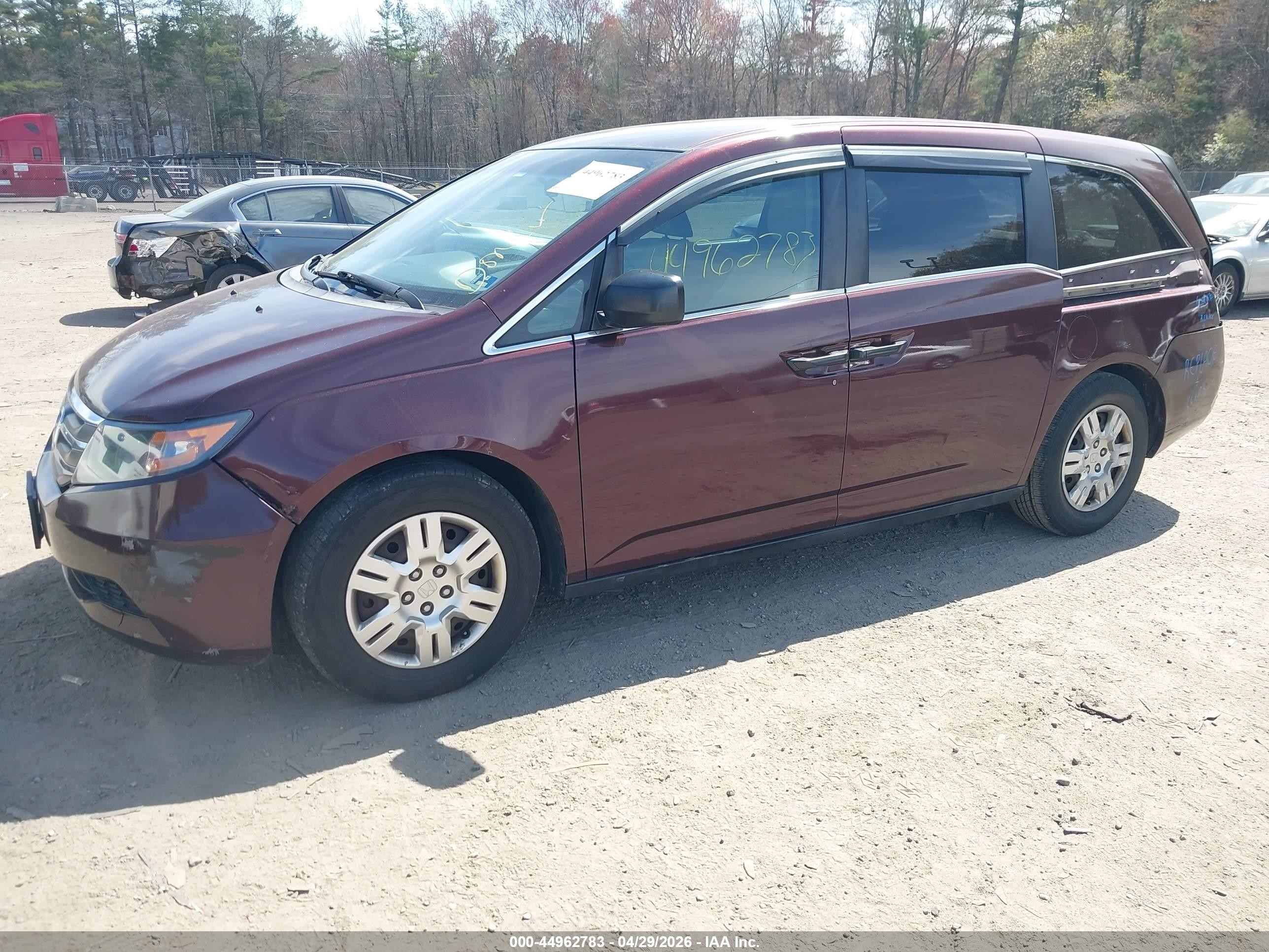 2012 Honda Odyssey Lx Burgundy vin: 5FNRL5H20CB139374