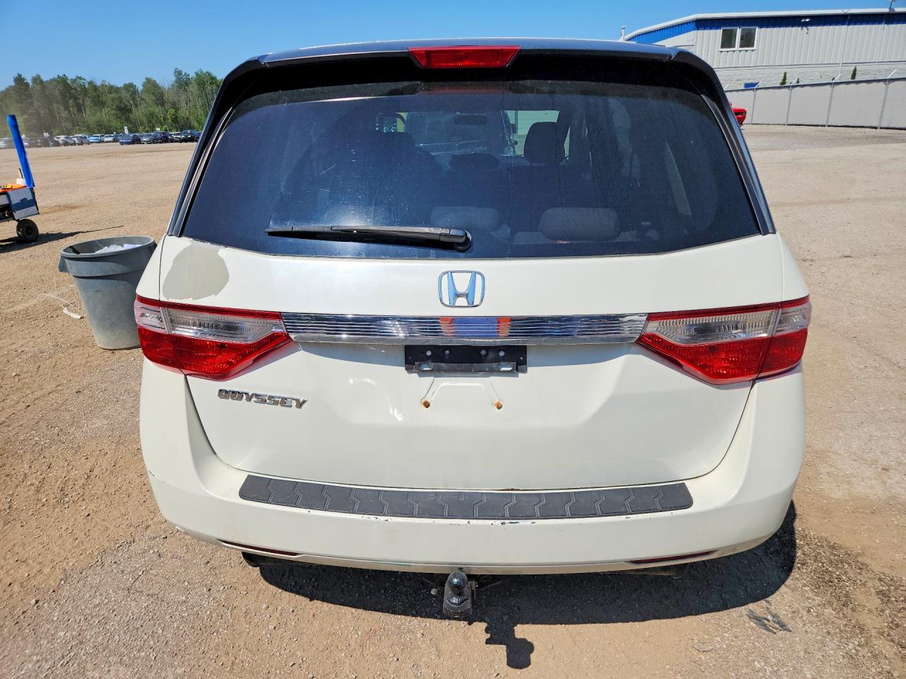 2012 Honda Odyssey Lx White vin: 5FNRL5H20CB507388