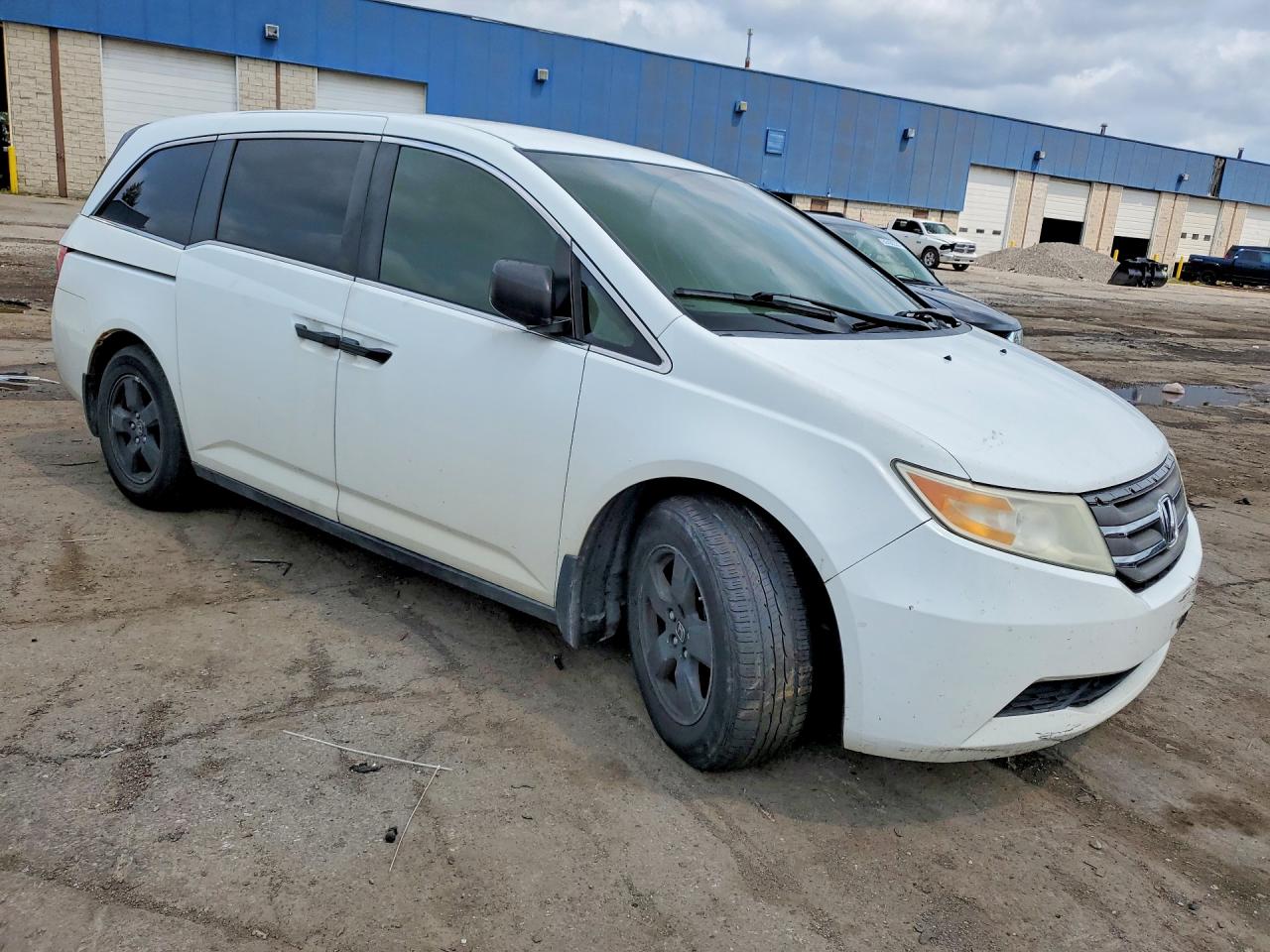2013 Honda Odyssey Lx White vin: 5FNRL5H20DB048834