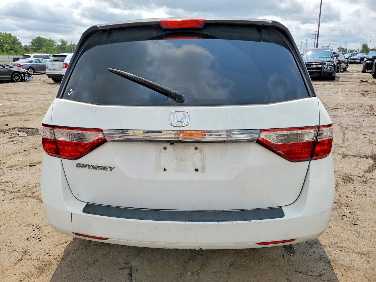 2013 Honda Odyssey Lx White vin: 5FNRL5H20DB048834