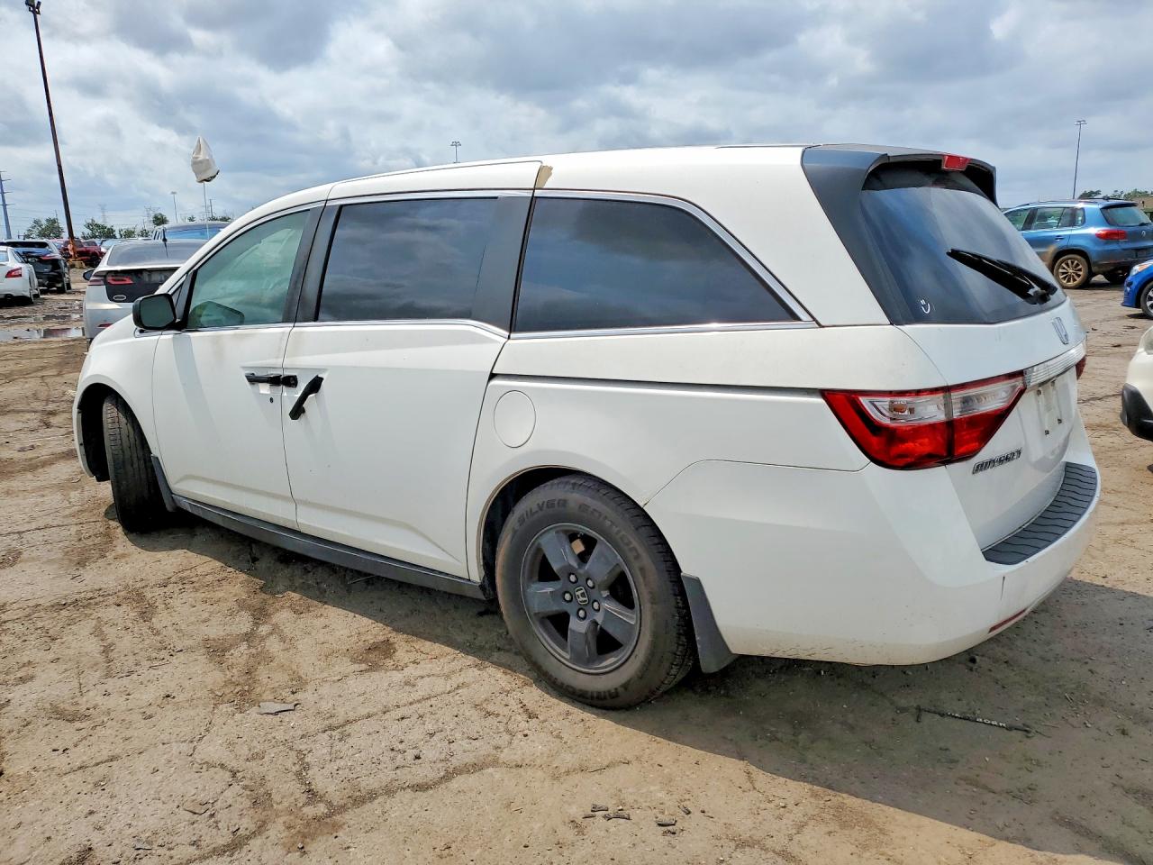 2013 Honda Odyssey Lx White vin: 5FNRL5H20DB048834
