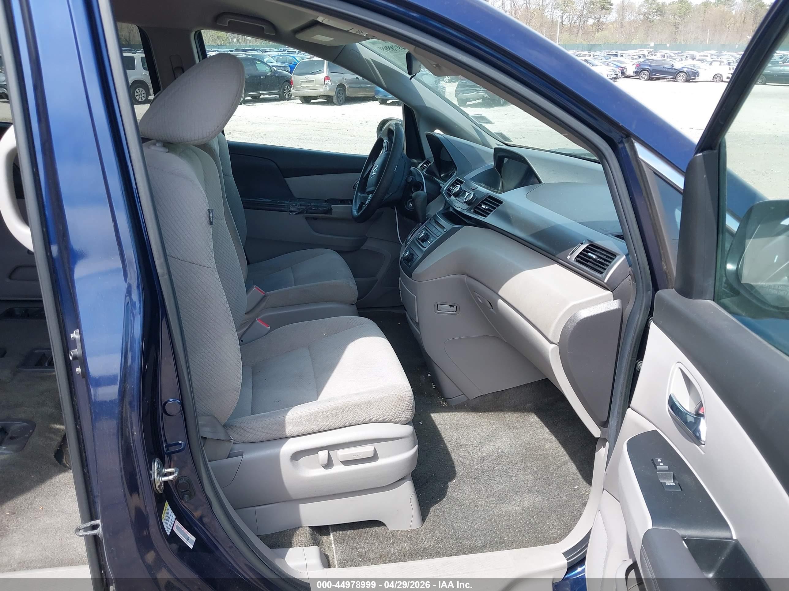 2014 Honda Odyssey Lx Blue vin: 5FNRL5H20EB013065
