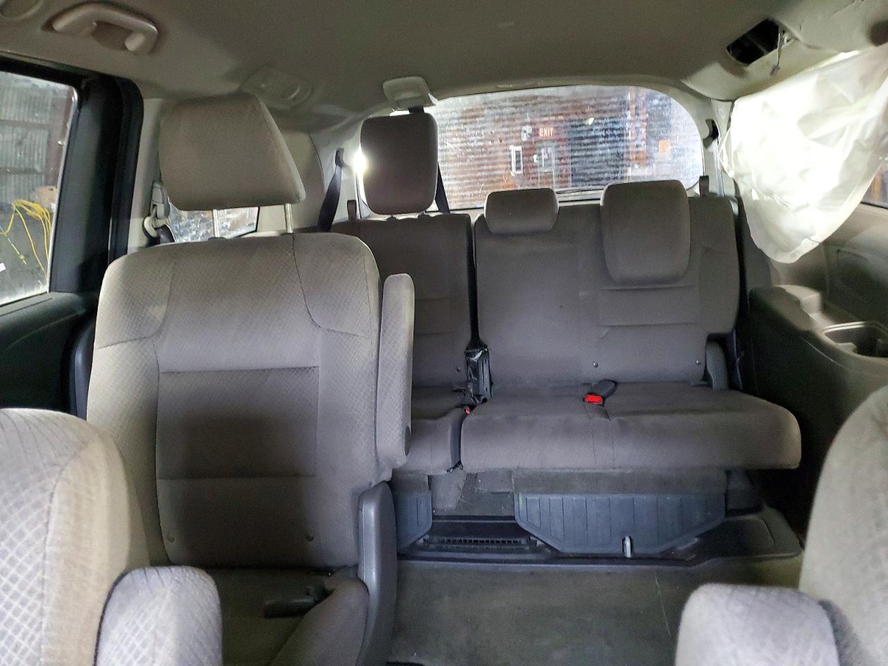 2015 Honda Odyssey Lx Серебряный vin: 5FNRL5H20FB087295