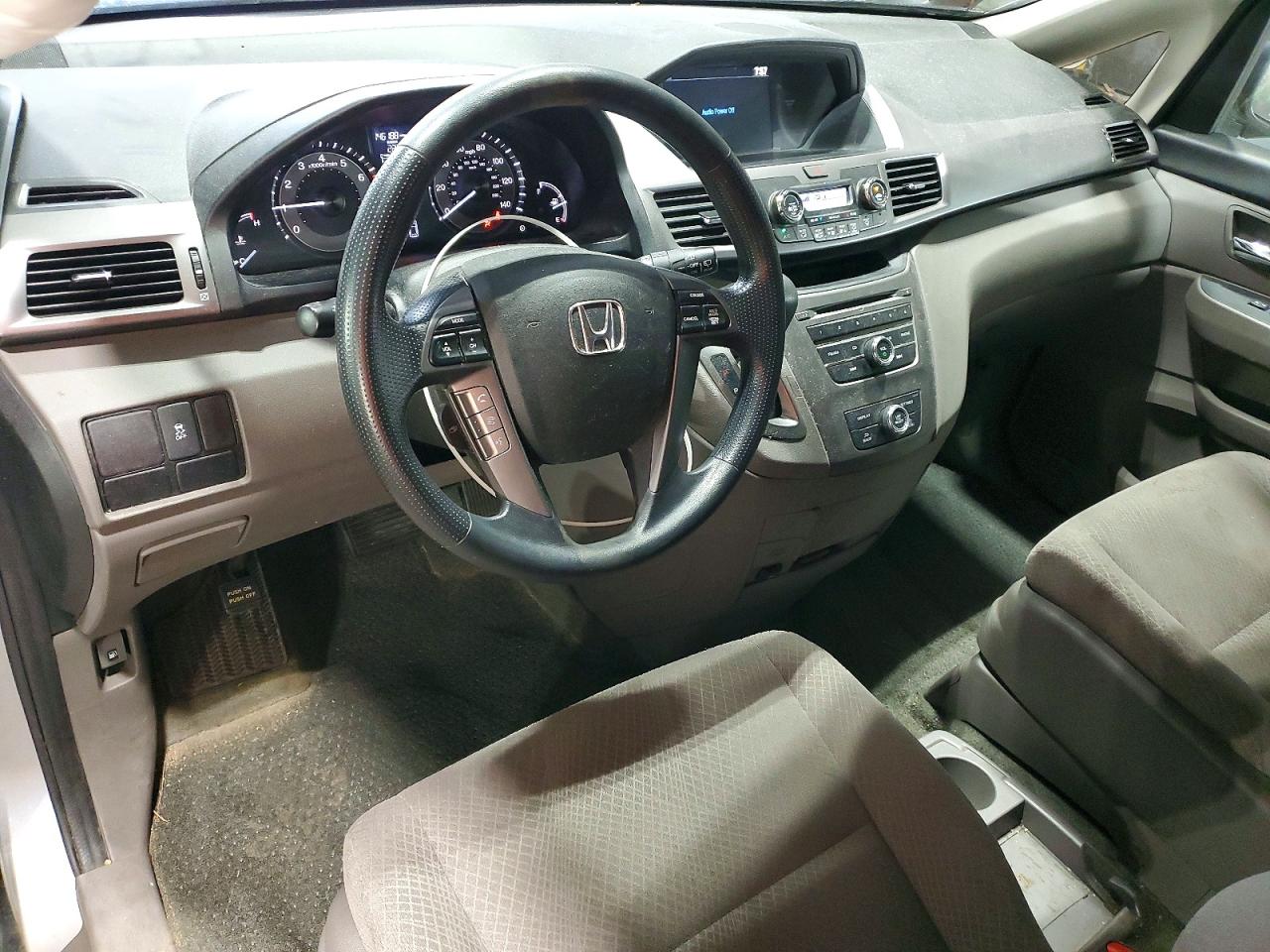 2015 Honda Odyssey Lx Серебряный vin: 5FNRL5H20FB087295
