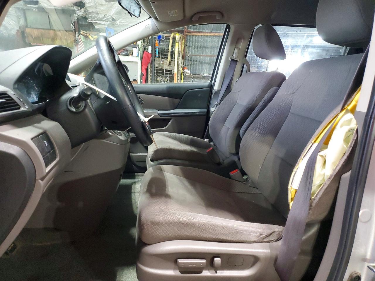 2015 Honda Odyssey Lx Серебряный vin: 5FNRL5H20FB087295