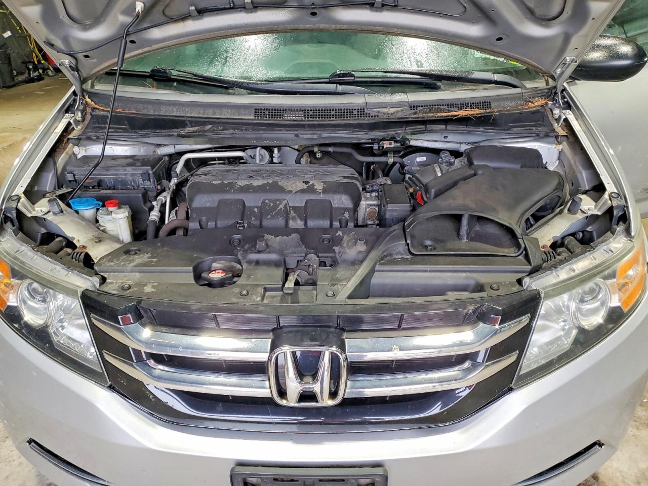 2015 Honda Odyssey Lx Серебряный vin: 5FNRL5H20FB087295