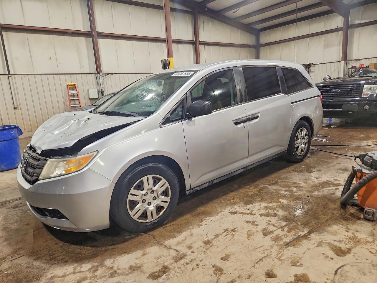 2011 Honda Odyssey Lx Silver vin: 5FNRL5H21BB010610