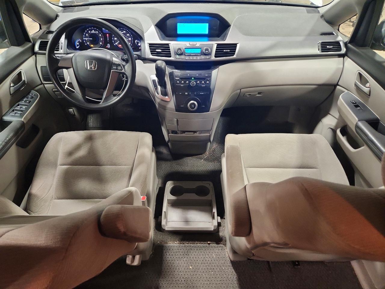 2011 Honda Odyssey Lx Silver vin: 5FNRL5H21BB010610
