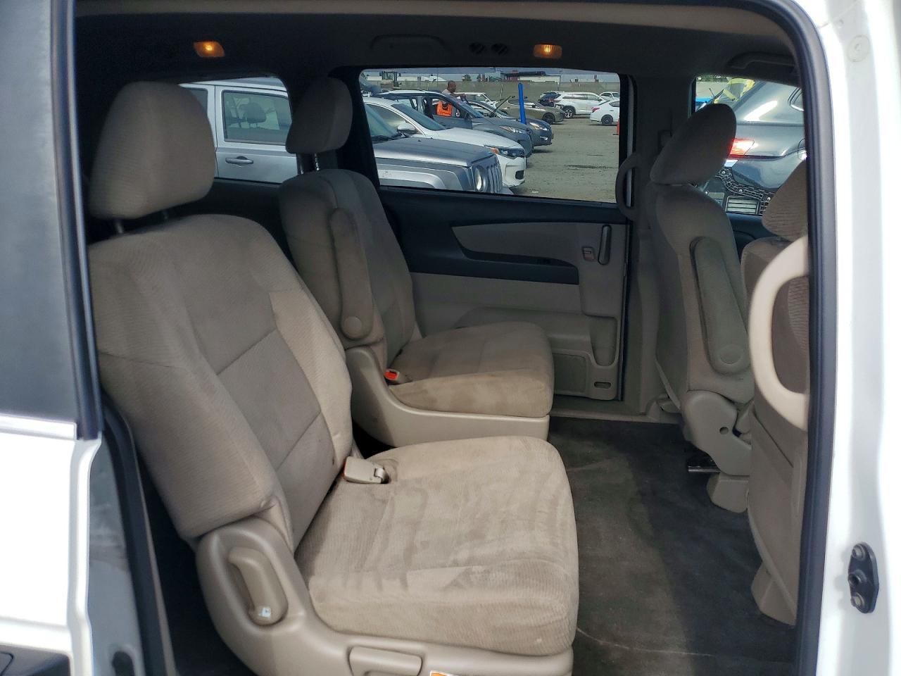 2011 Hond Odyssey White vin: 5FNRL5H21BB021283