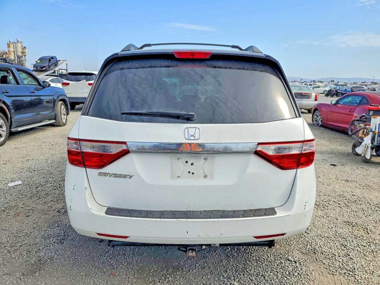 2011 Hond Odyssey White vin: 5FNRL5H21BB021283