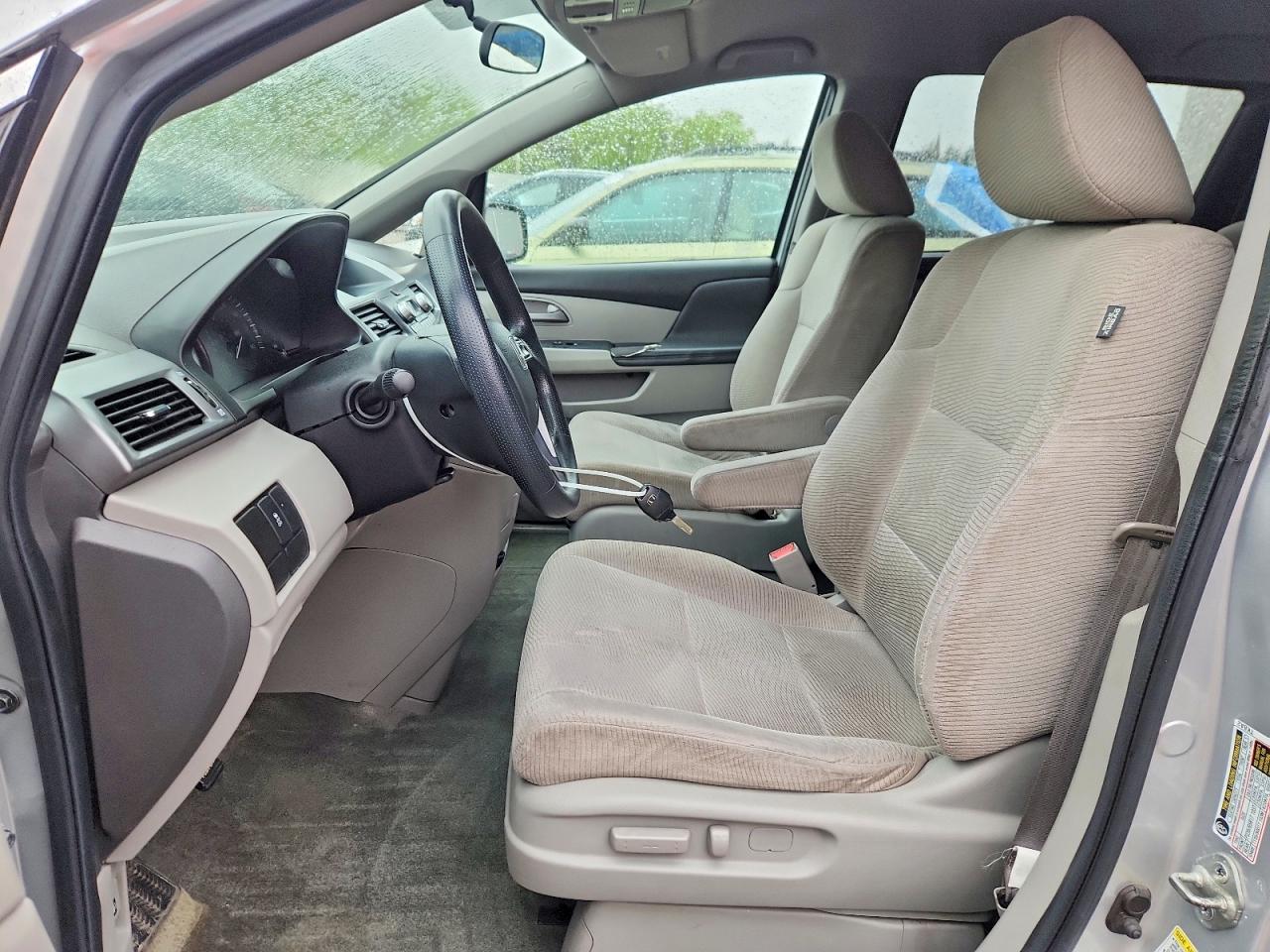 2011 Honda Odyssey Lx Gray vin: 5FNRL5H21BB090331