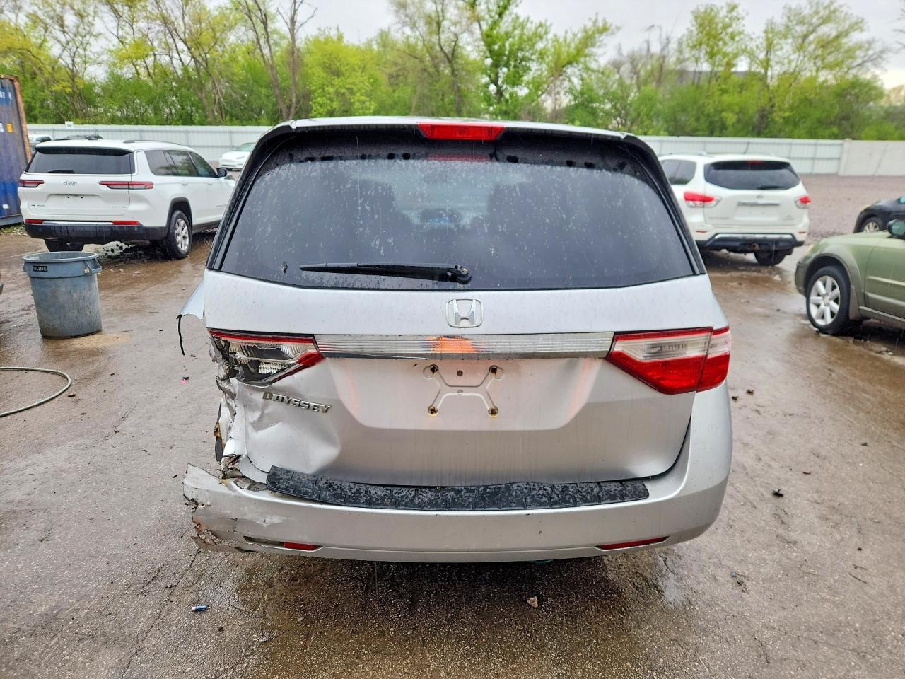 2011 Honda Odyssey Lx Gray vin: 5FNRL5H21BB090331