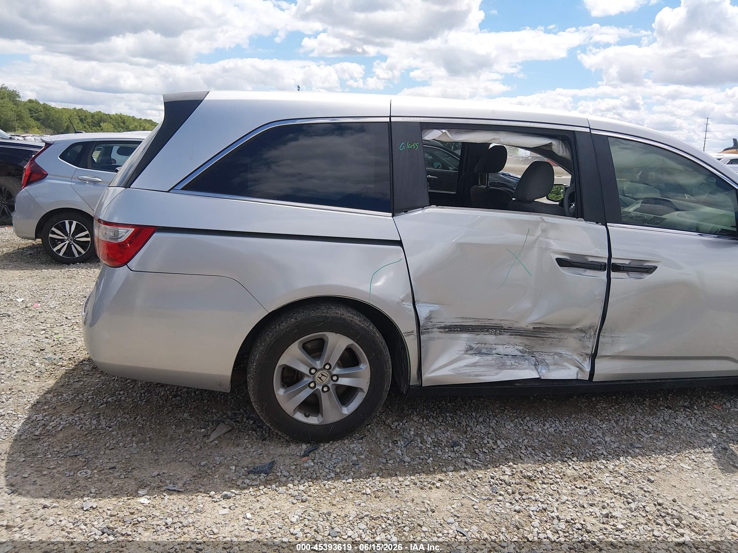 2011 Honda Odyssey Lx Silver vin: 5FNRL5H21BB090958