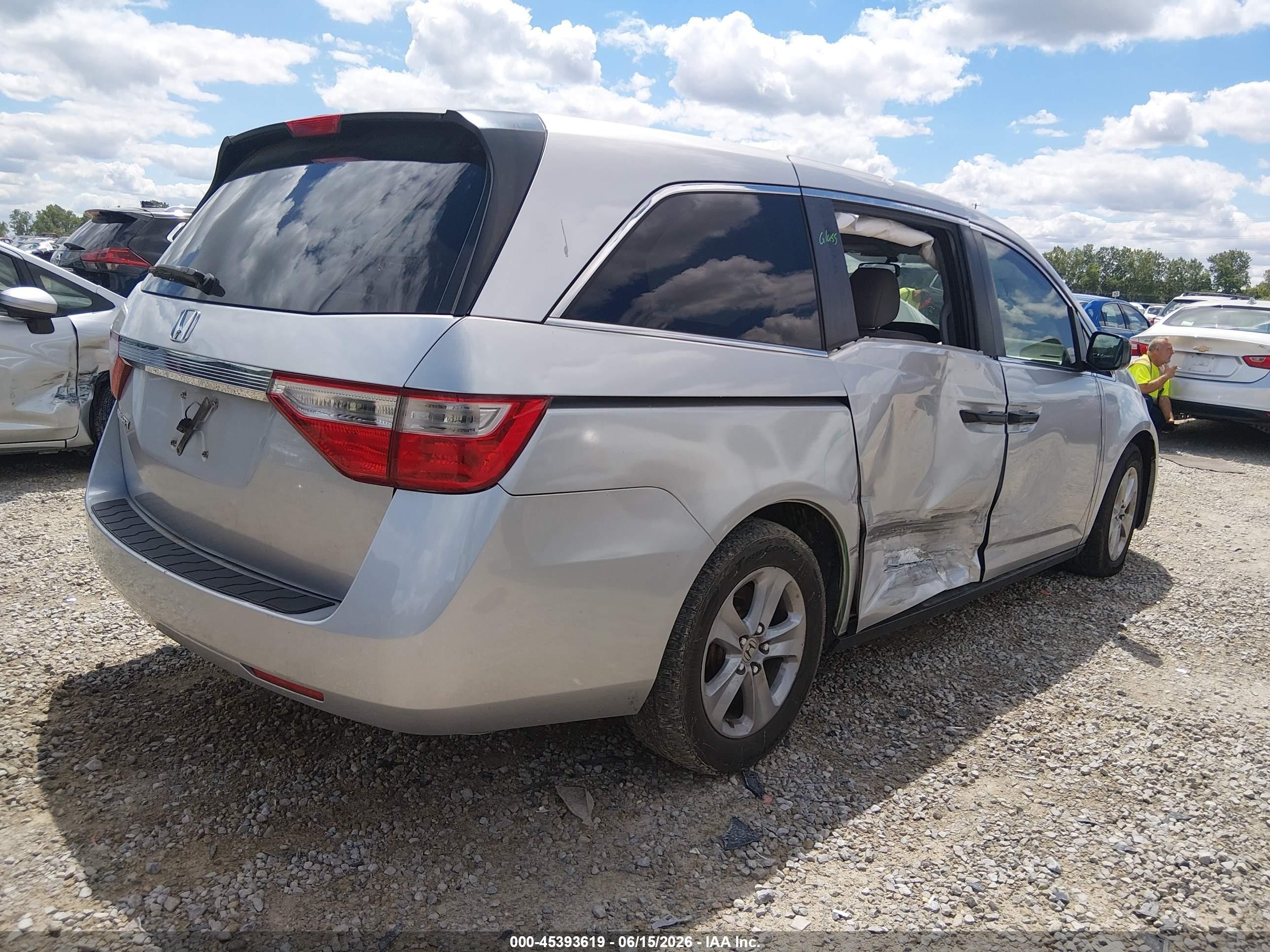 2011 Honda Odyssey Lx Silver vin: 5FNRL5H21BB090958