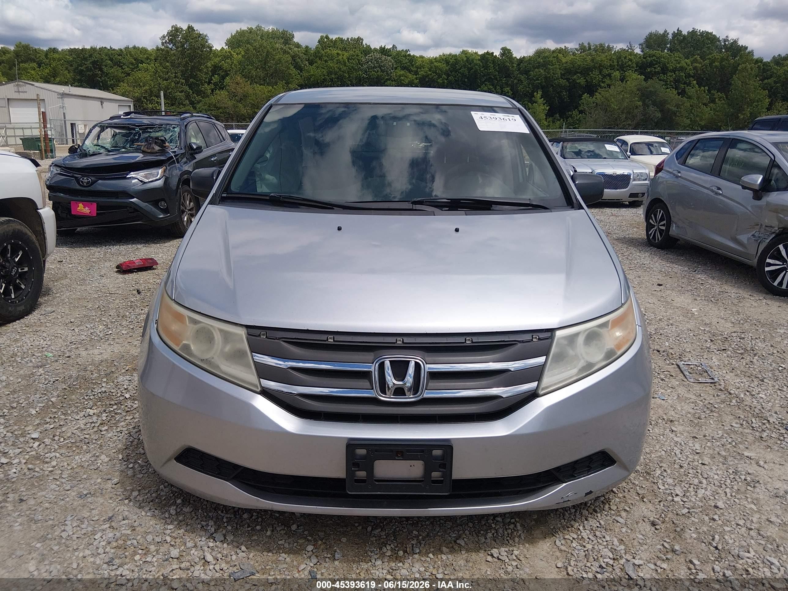 2011 Honda Odyssey Lx Silver vin: 5FNRL5H21BB090958