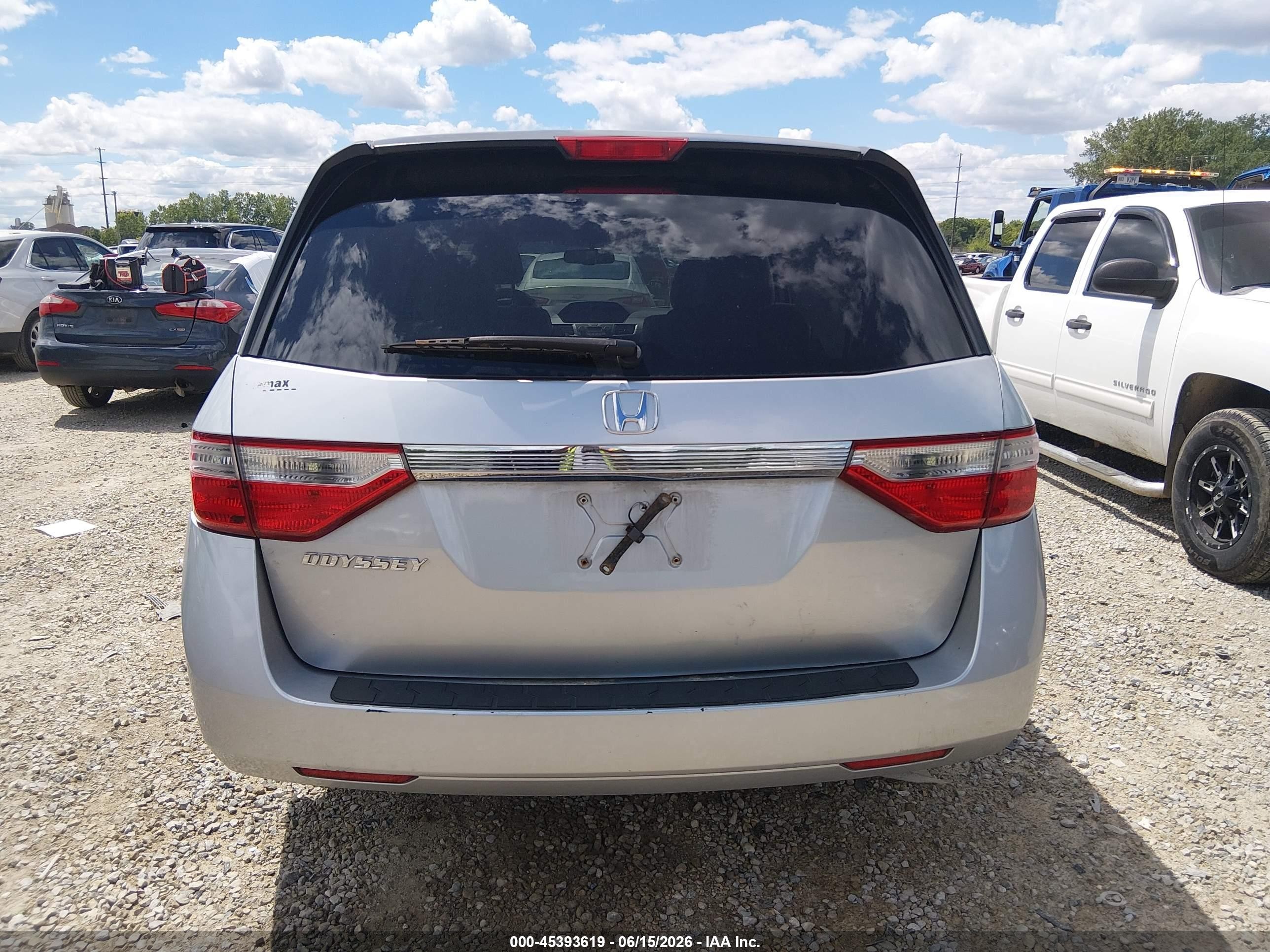 2011 Honda Odyssey Lx Silver vin: 5FNRL5H21BB090958