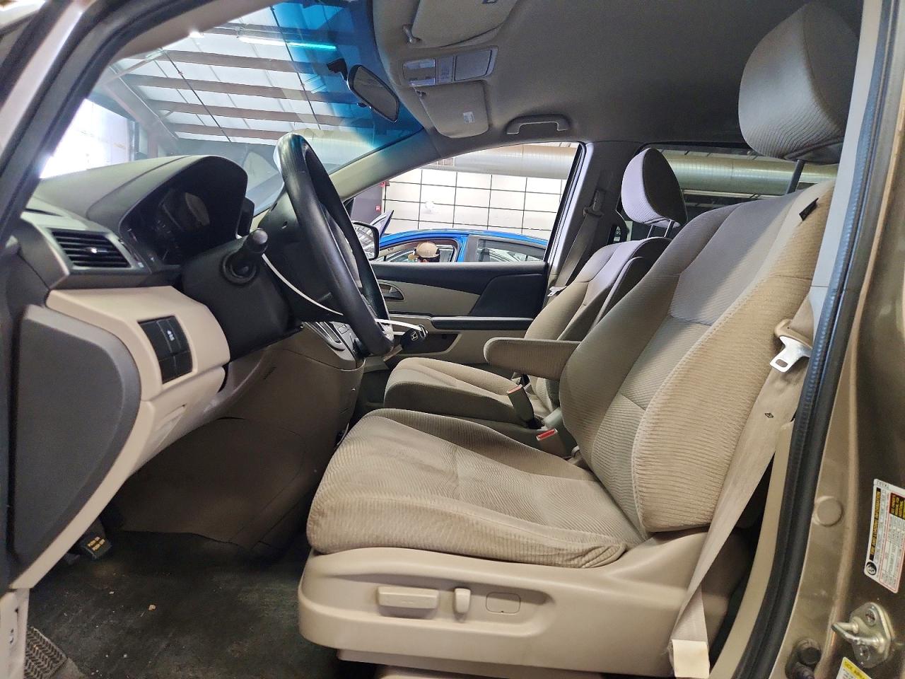 2012 Honda Odyssey Lx Gold vin: 5FNRL5H21CB124298