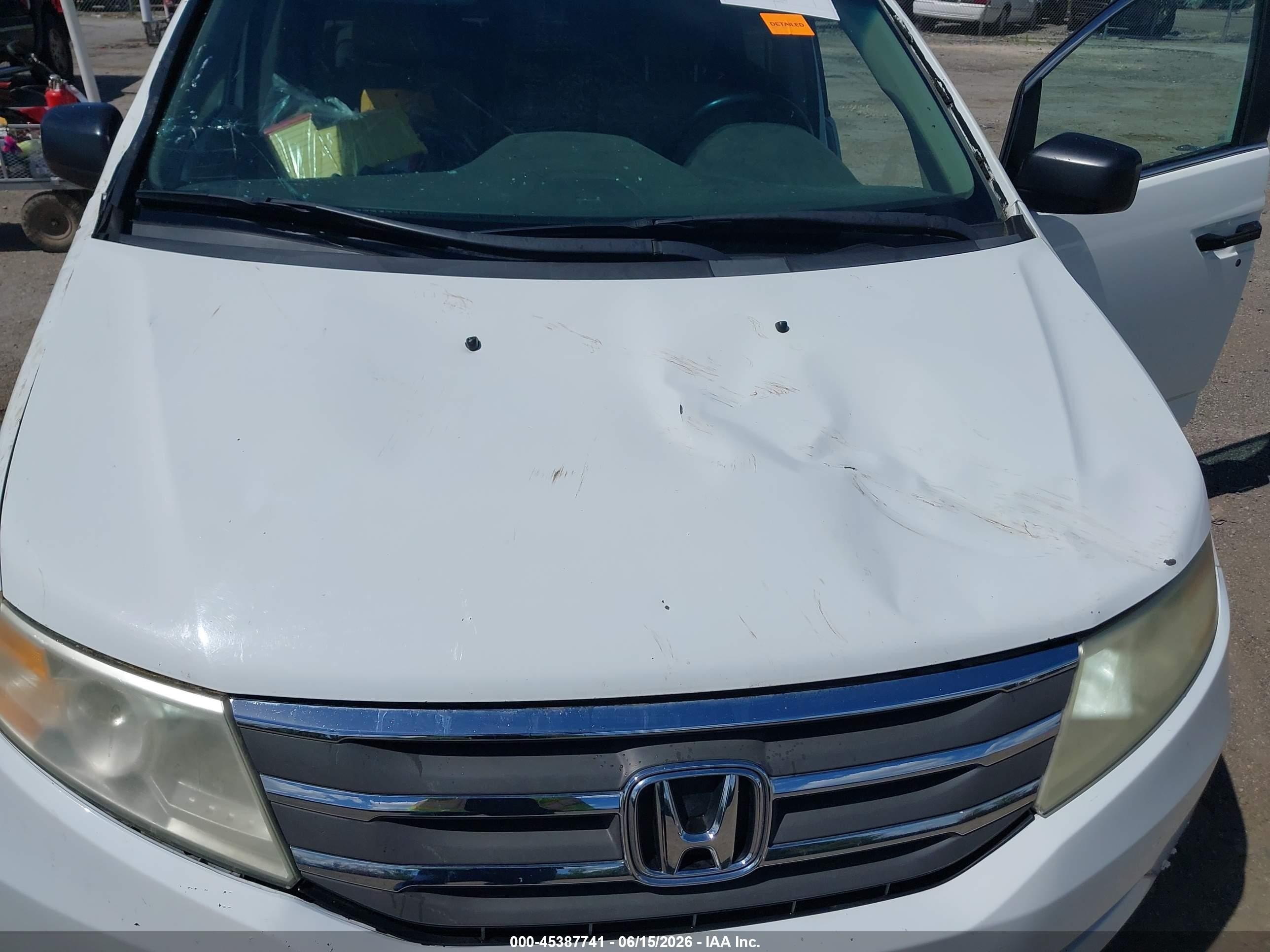 2012 Honda Odyssey Lx White vin: 5FNRL5H21CB137407