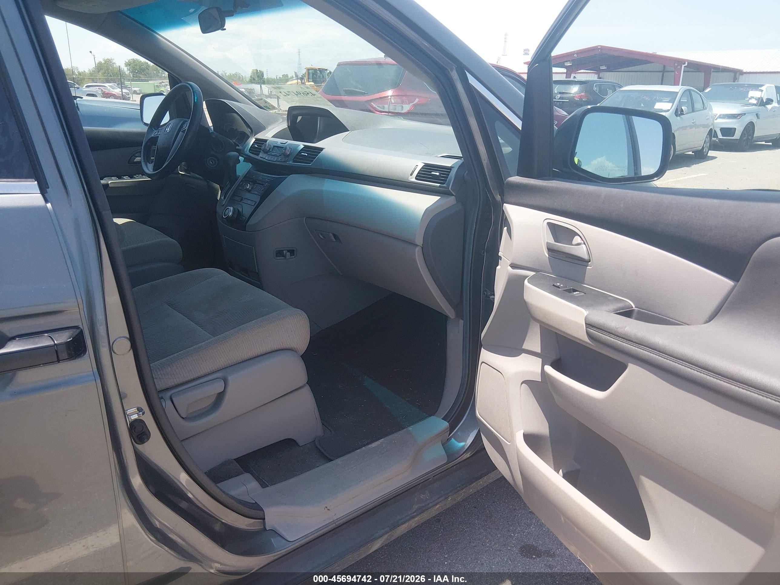 2013 Honda Odyssey Lx Серый vin: 5FNRL5H21DB025059