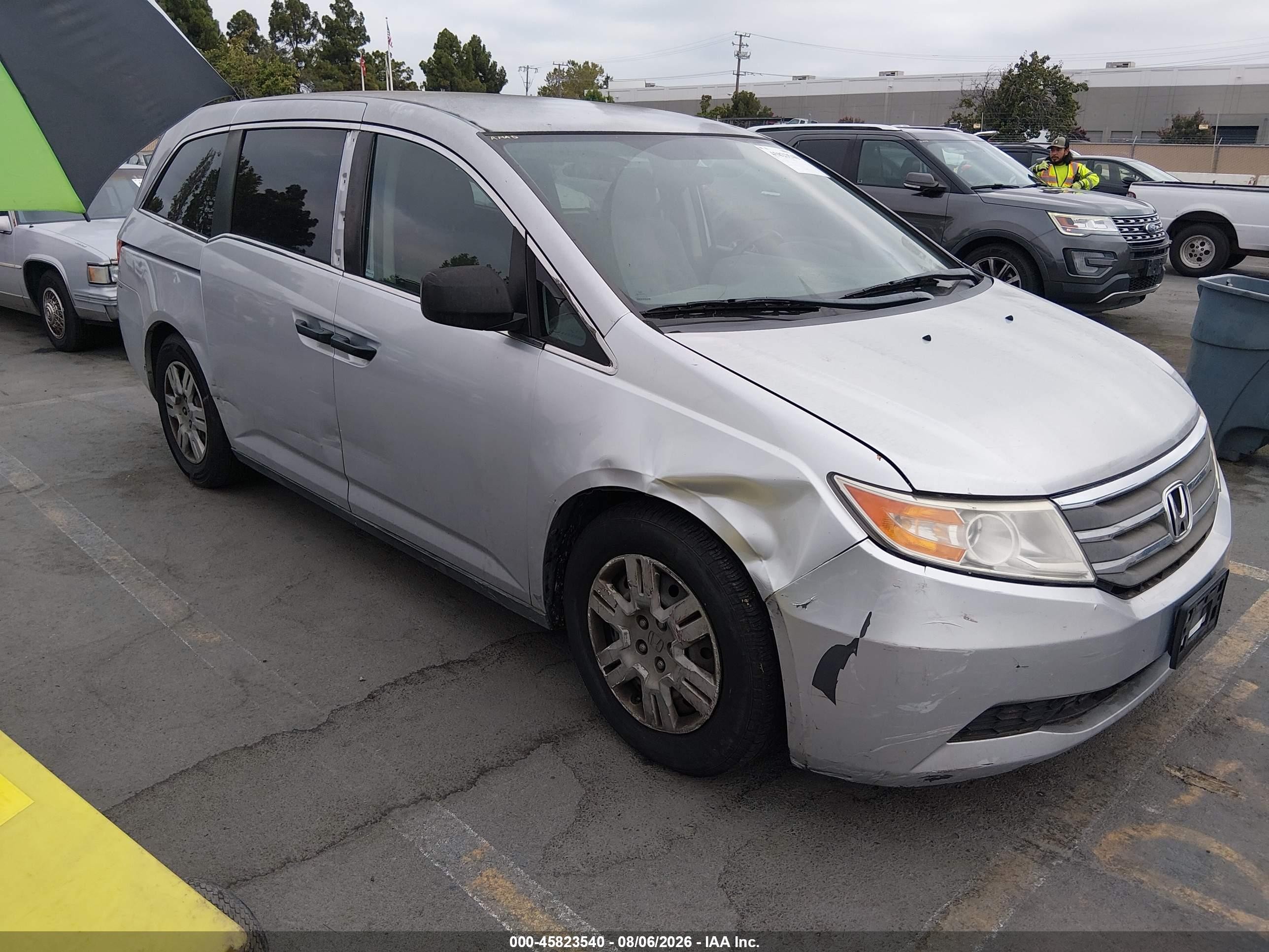 2013 Honda Odyssey Lx Серебряный vin: 5FNRL5H21DB089814