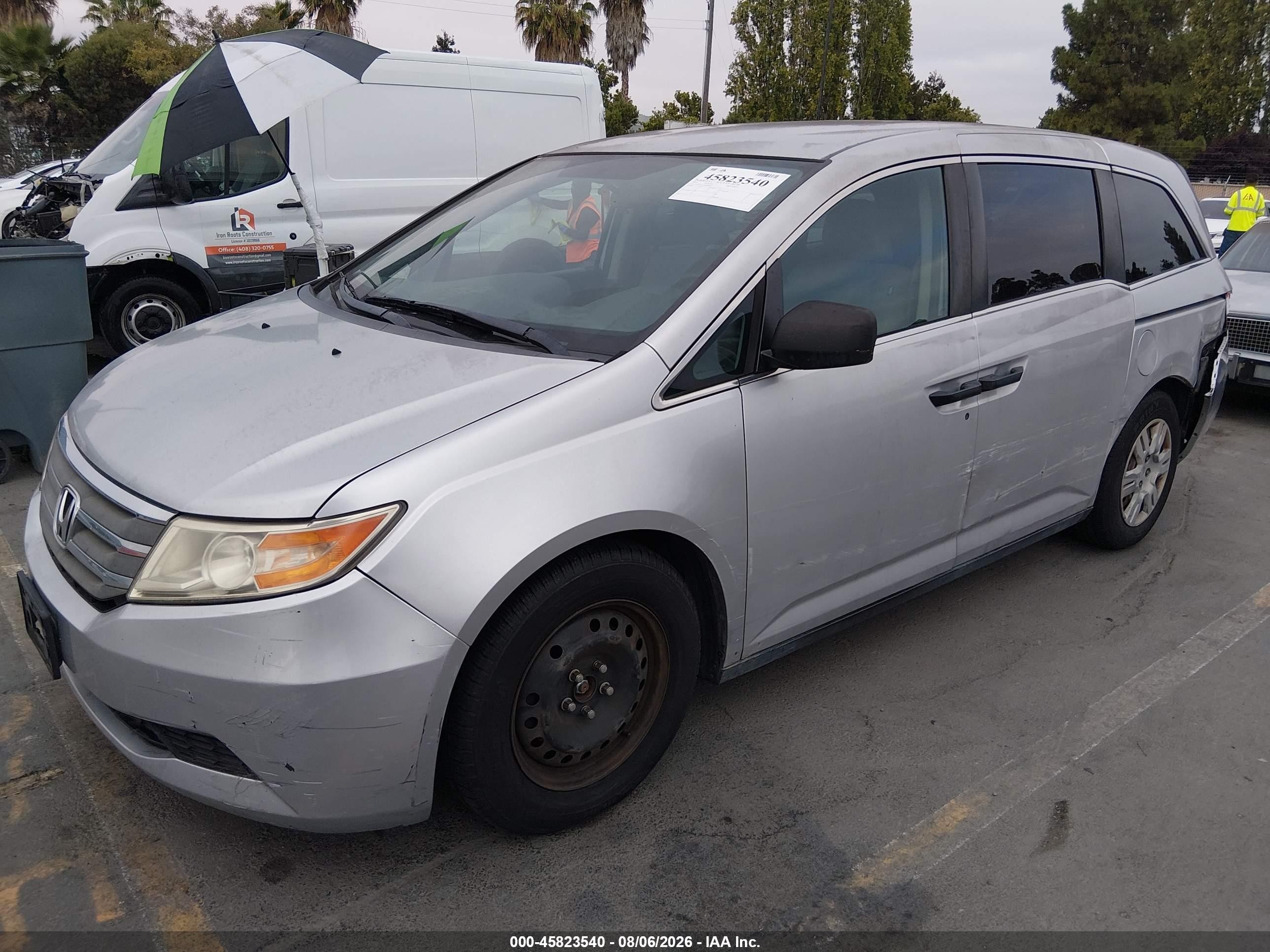 2013 Honda Odyssey Lx Серебряный vin: 5FNRL5H21DB089814