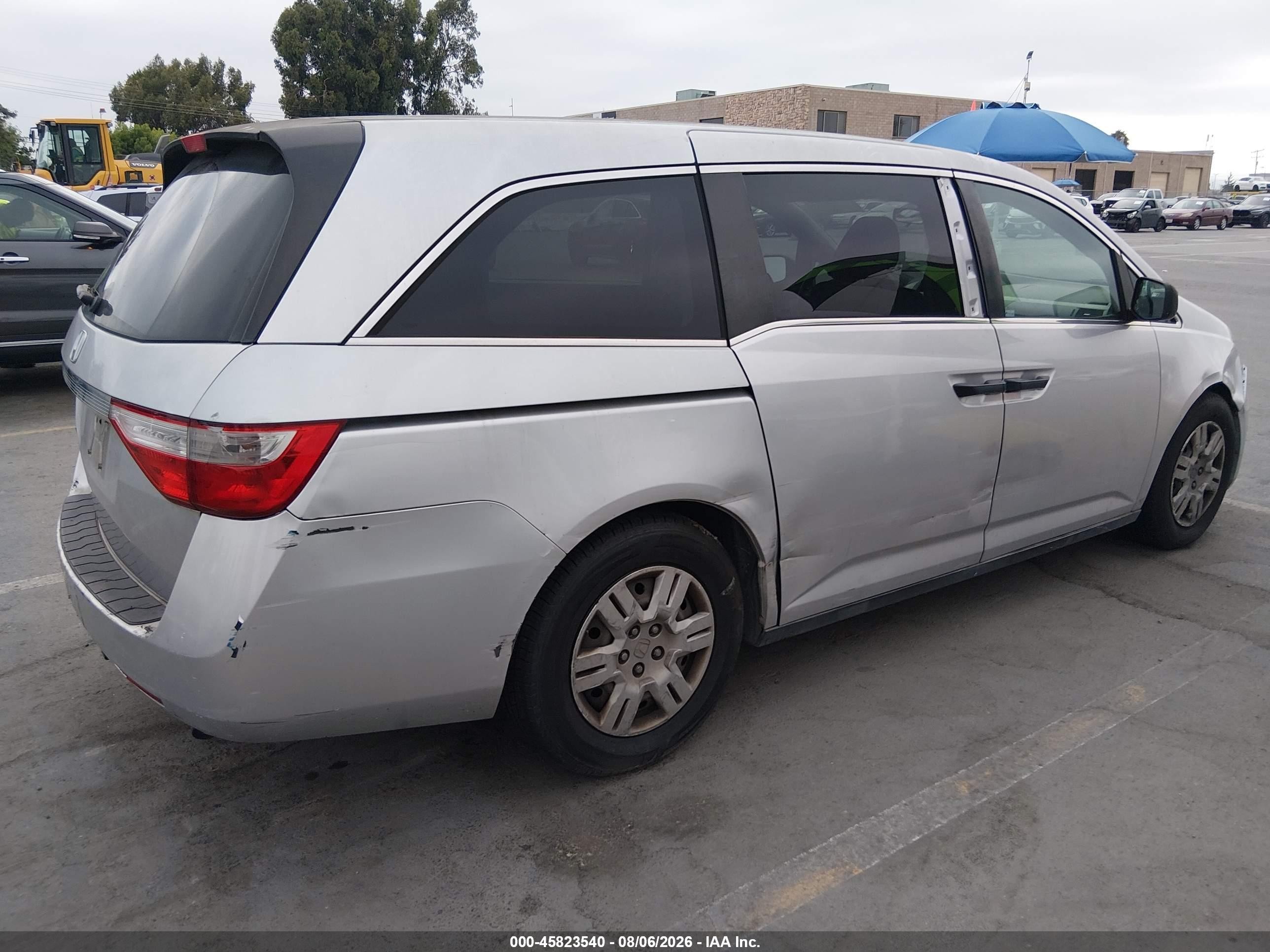2013 Honda Odyssey Lx Серебряный vin: 5FNRL5H21DB089814