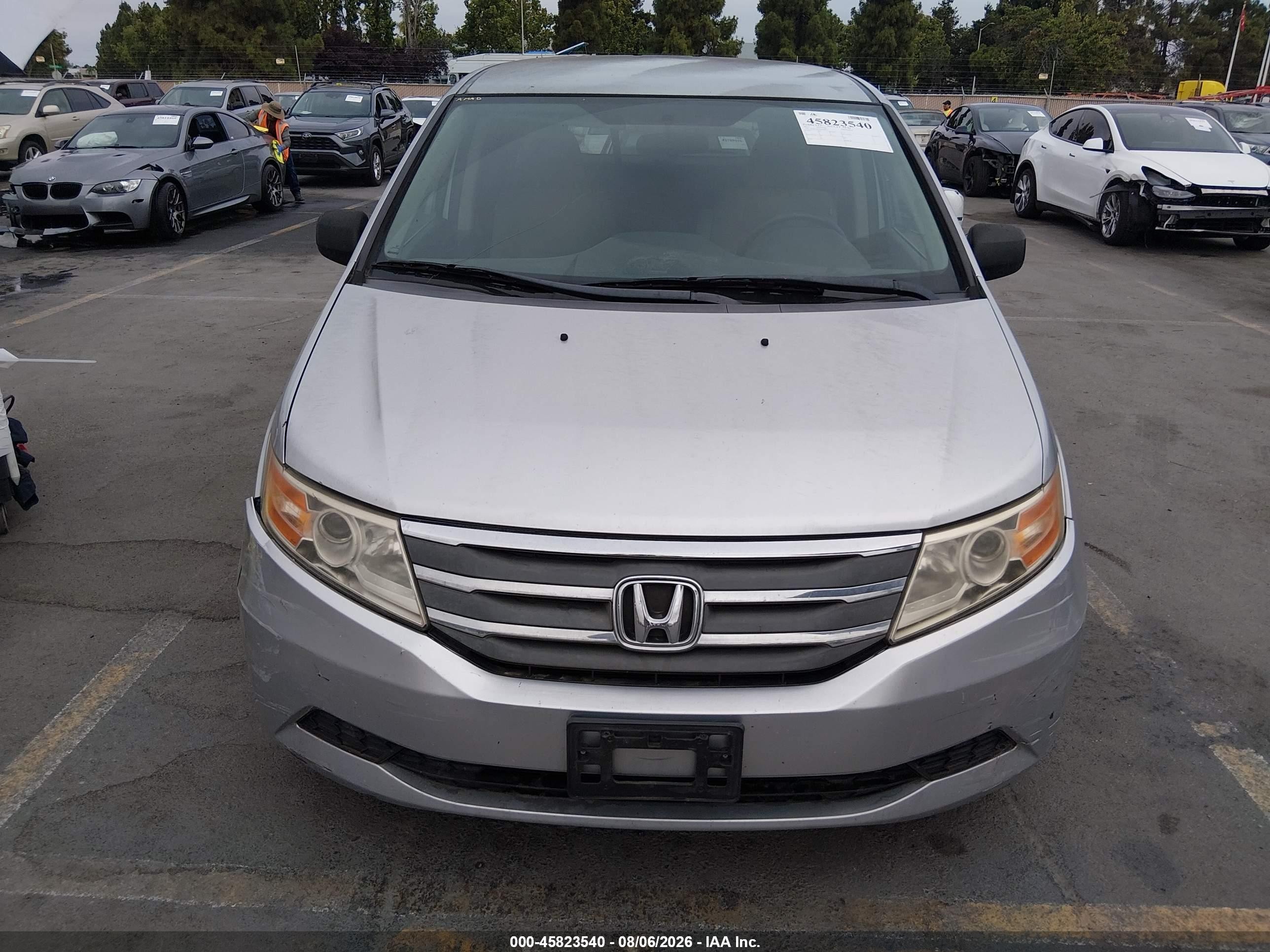 2013 Honda Odyssey Lx Серебряный vin: 5FNRL5H21DB089814