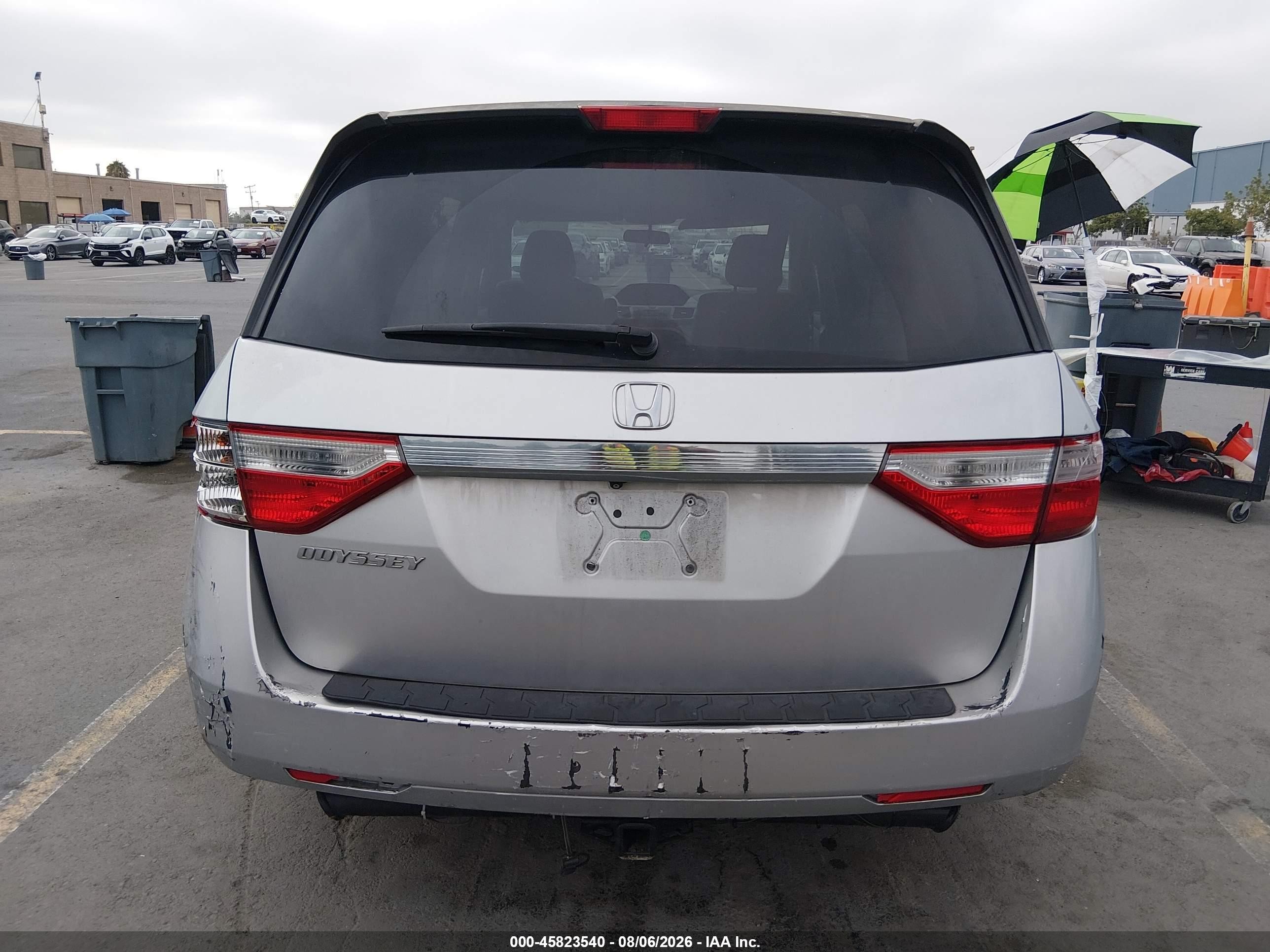 2013 Honda Odyssey Lx Серебряный vin: 5FNRL5H21DB089814