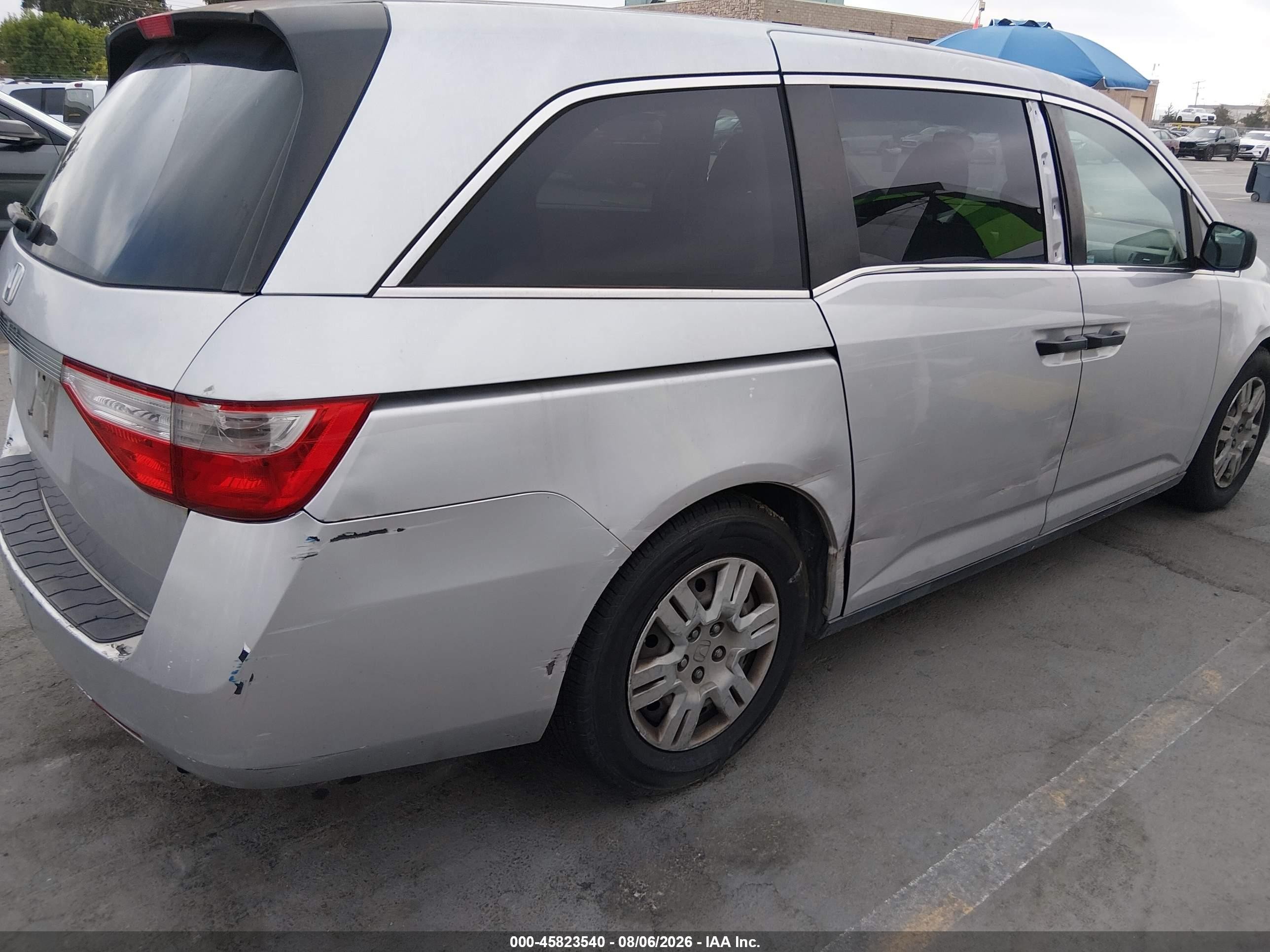 2013 Honda Odyssey Lx Серебряный vin: 5FNRL5H21DB089814