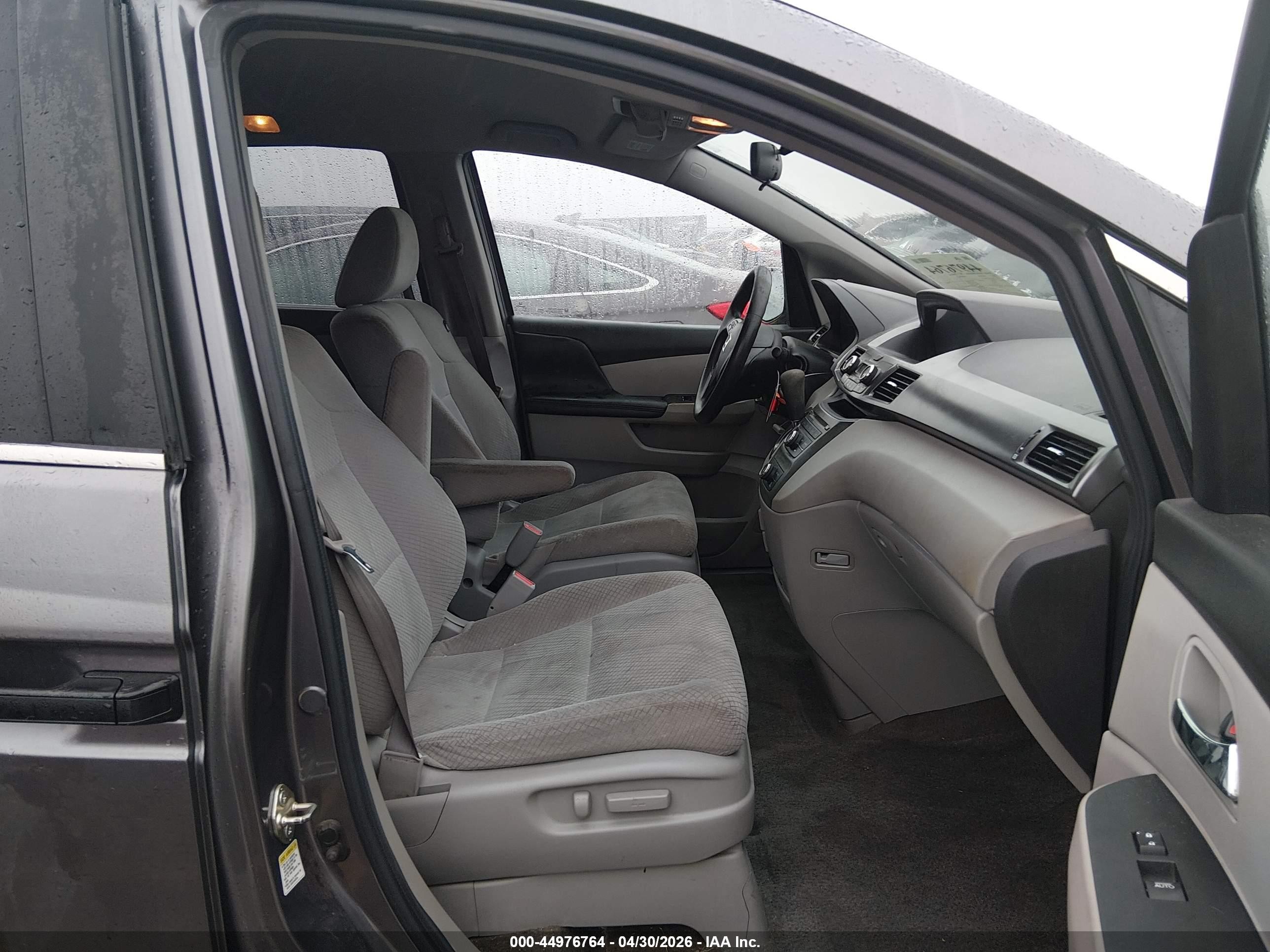 2014 Honda Odyssey Lx Gray vin: 5FNRL5H21EB011177